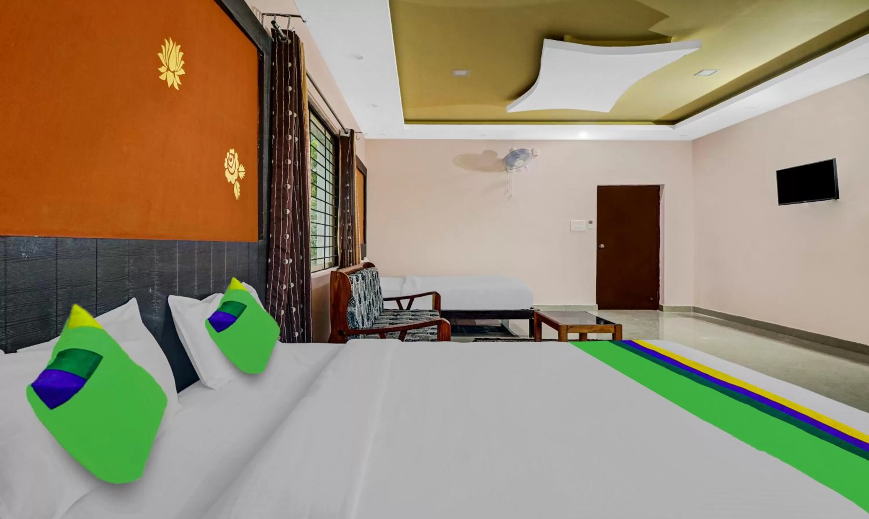 Bedroom, Bed in Treebo Trend Grand JP Inn