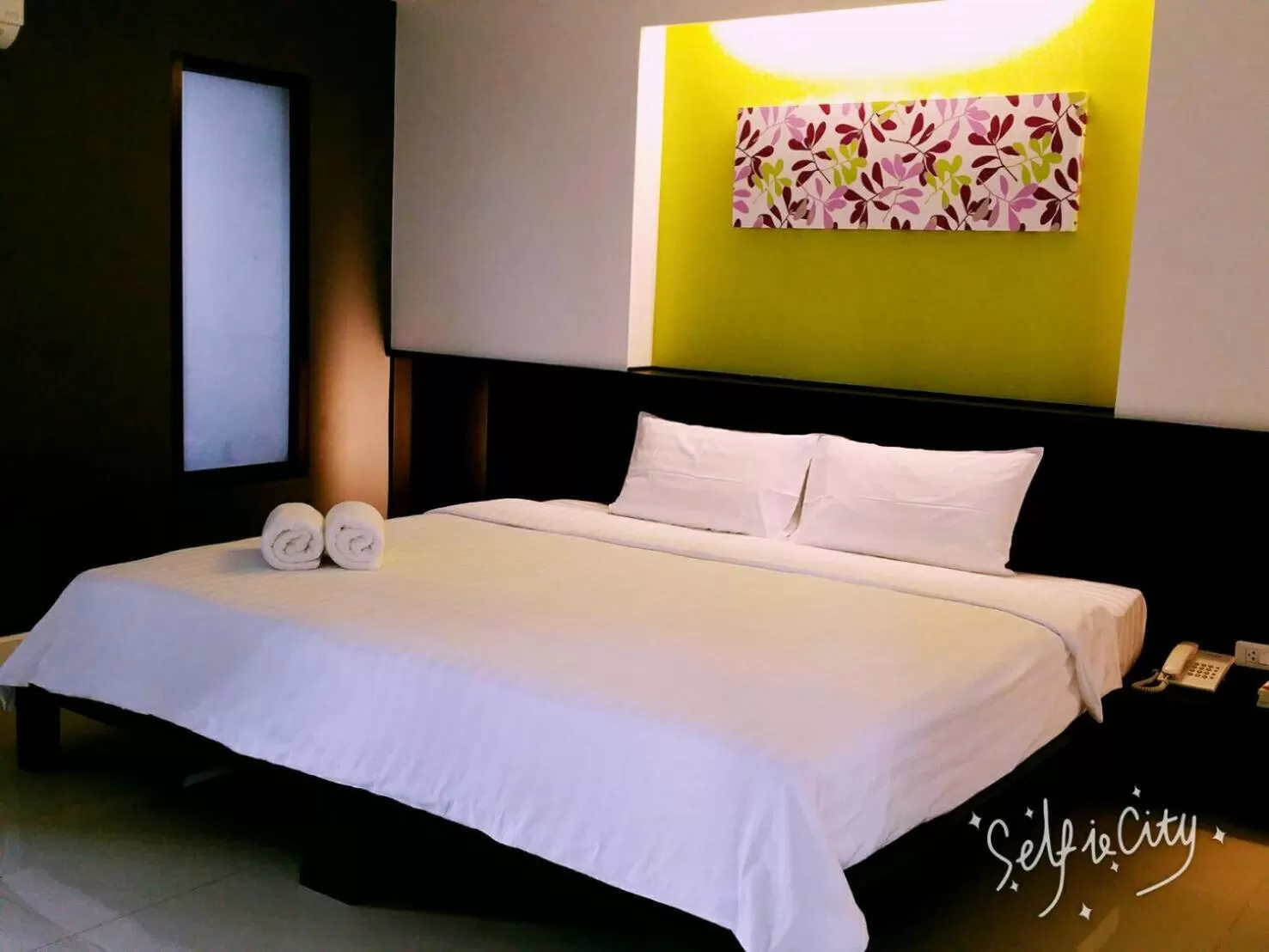 Property building, Bed in At 24 Boutique Hotel