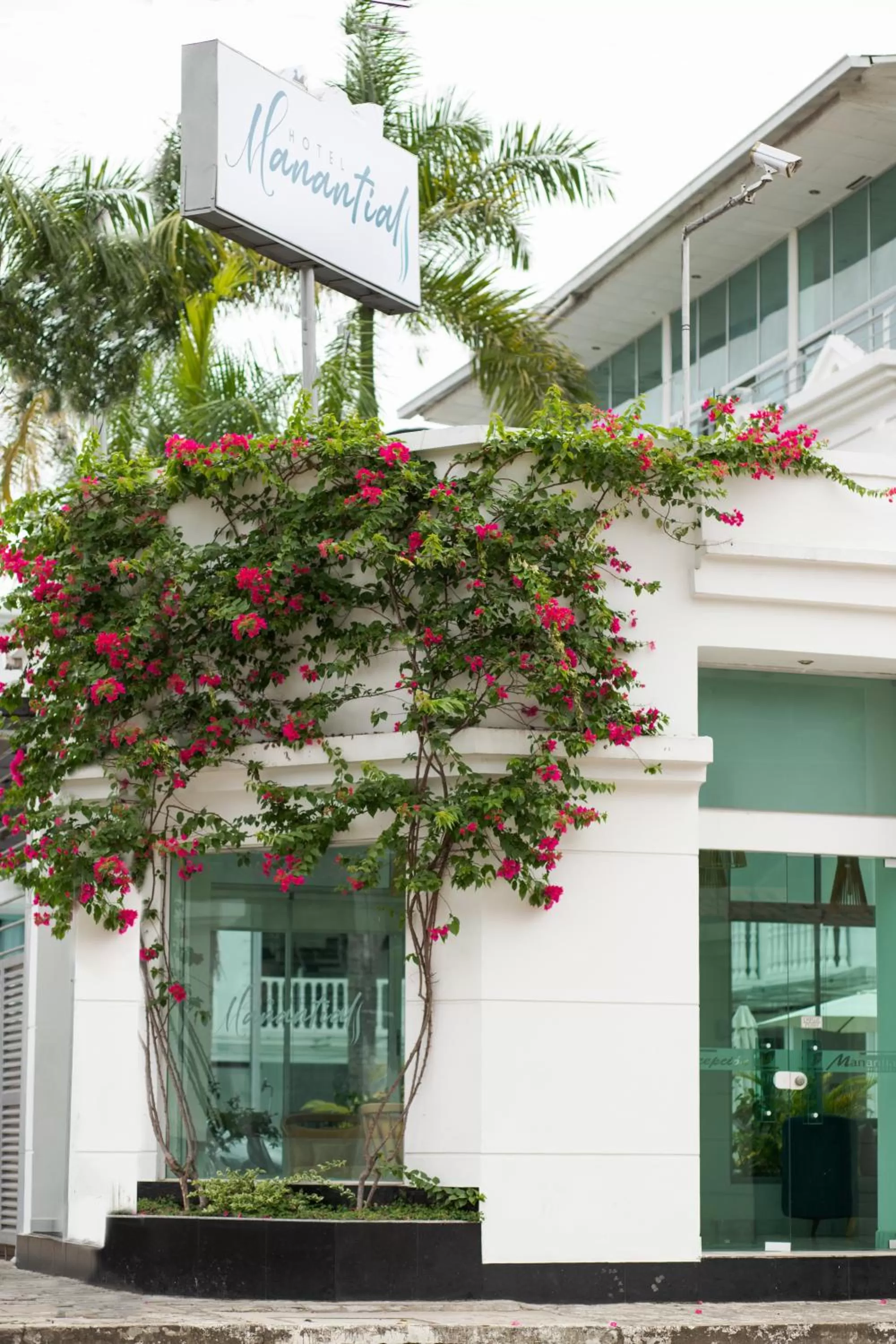 Property building in Hotel Manantial Melgar