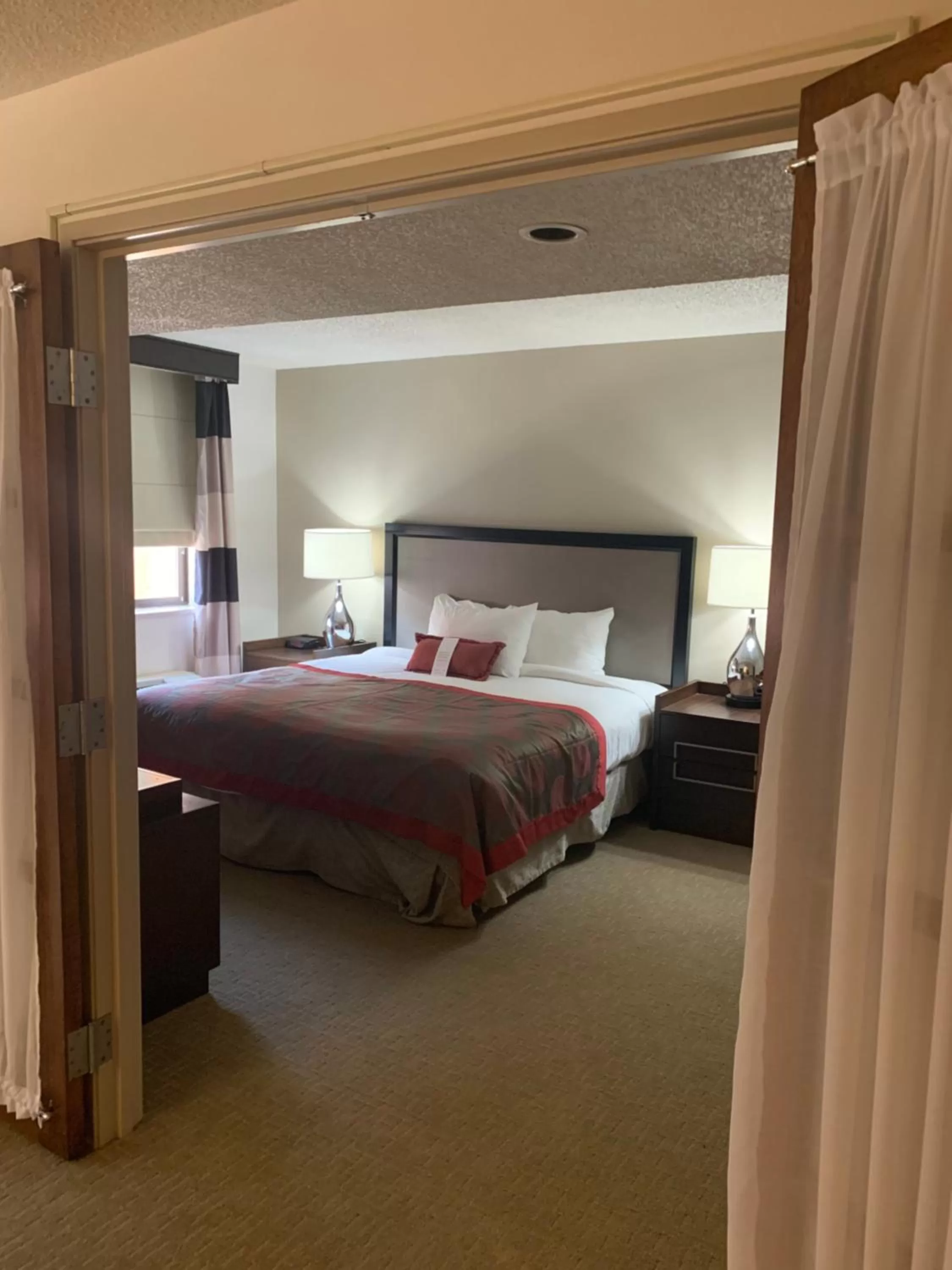 Bedroom, Bed in Ramada by Wyndham Marquette