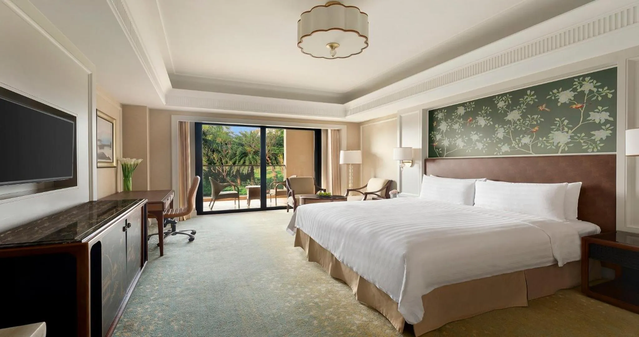 Photo of the whole room, Bed in Grand Hotel Haikou - Managed by Accor