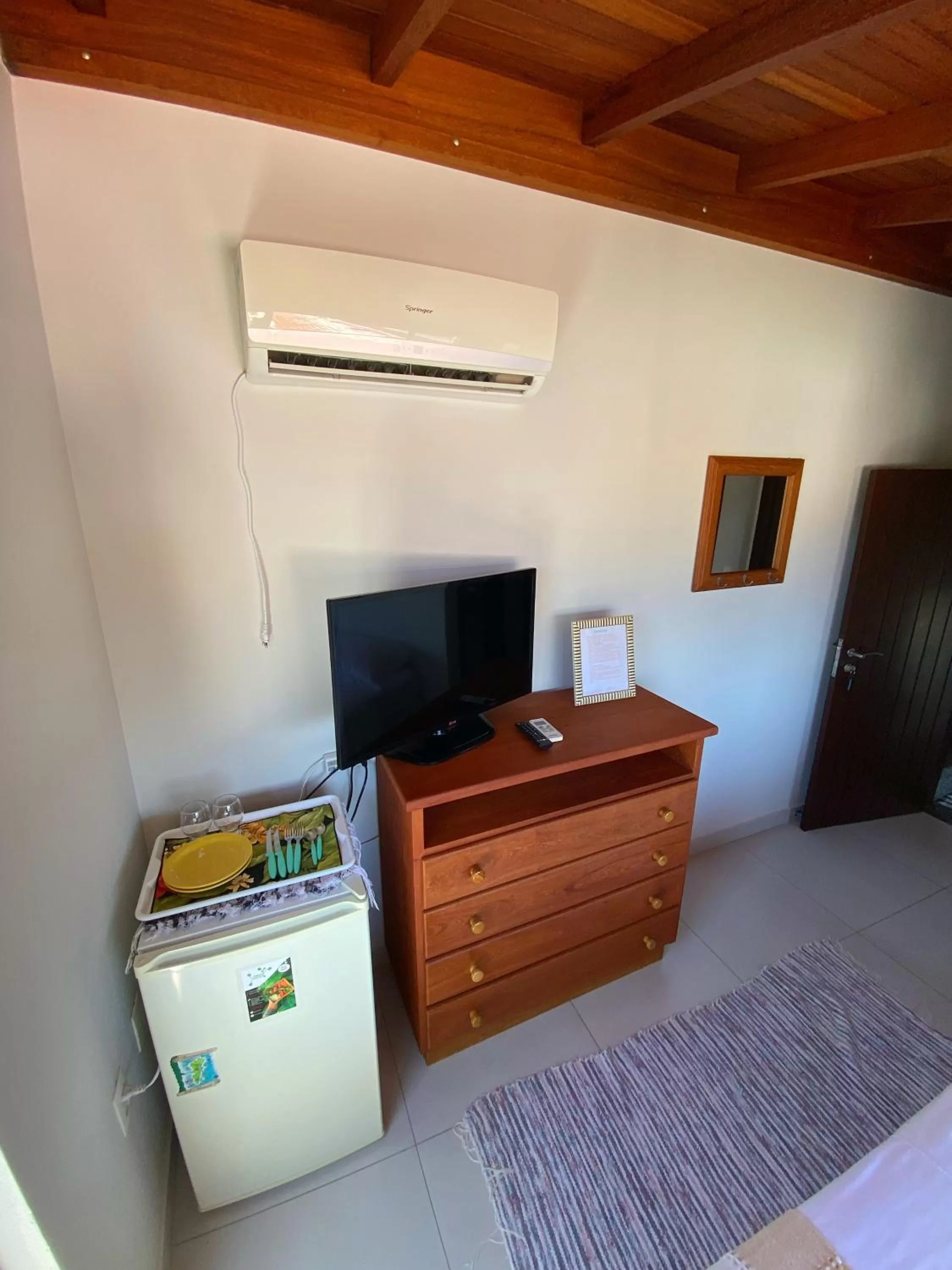 TV/Entertainment Center in Canto Leste Pousada