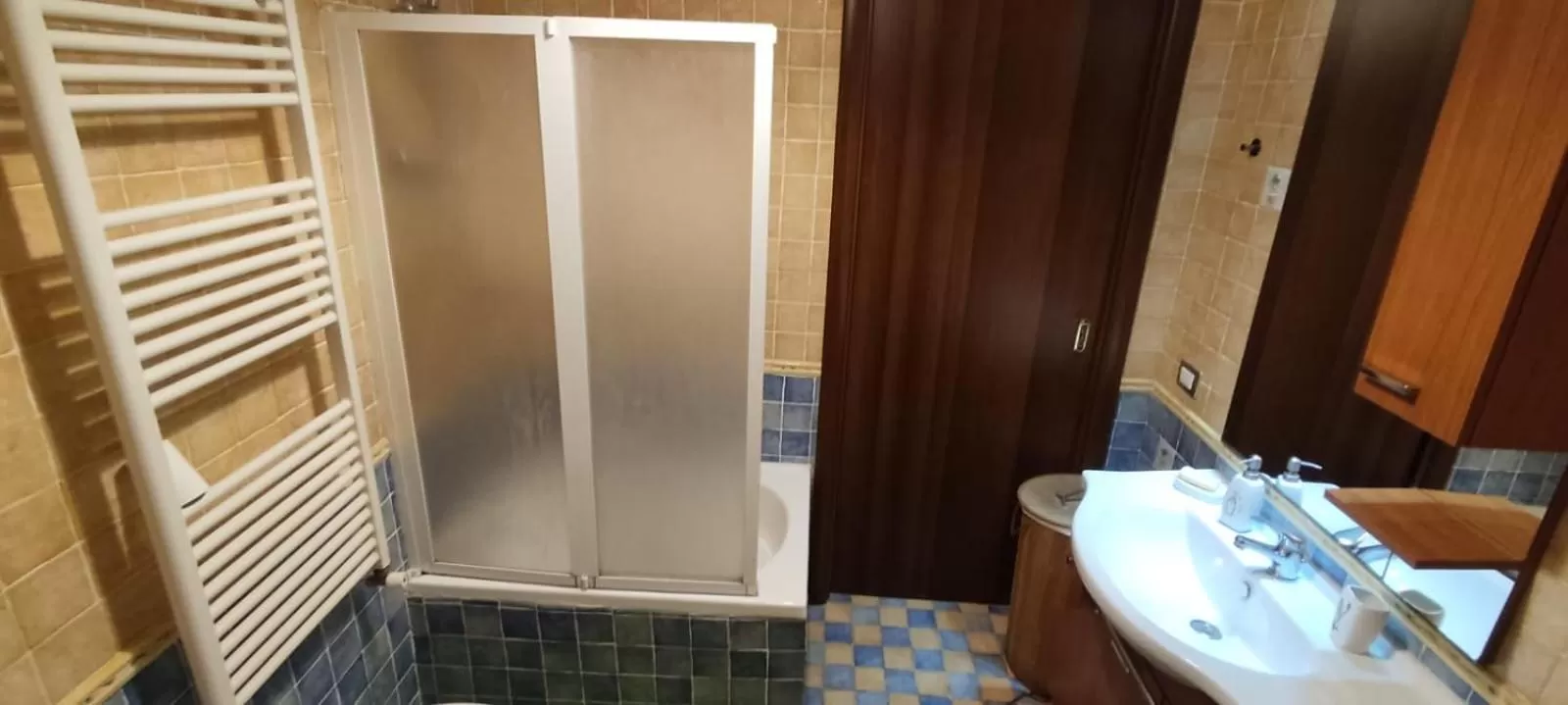 Bathroom in Mediterraneo Travel