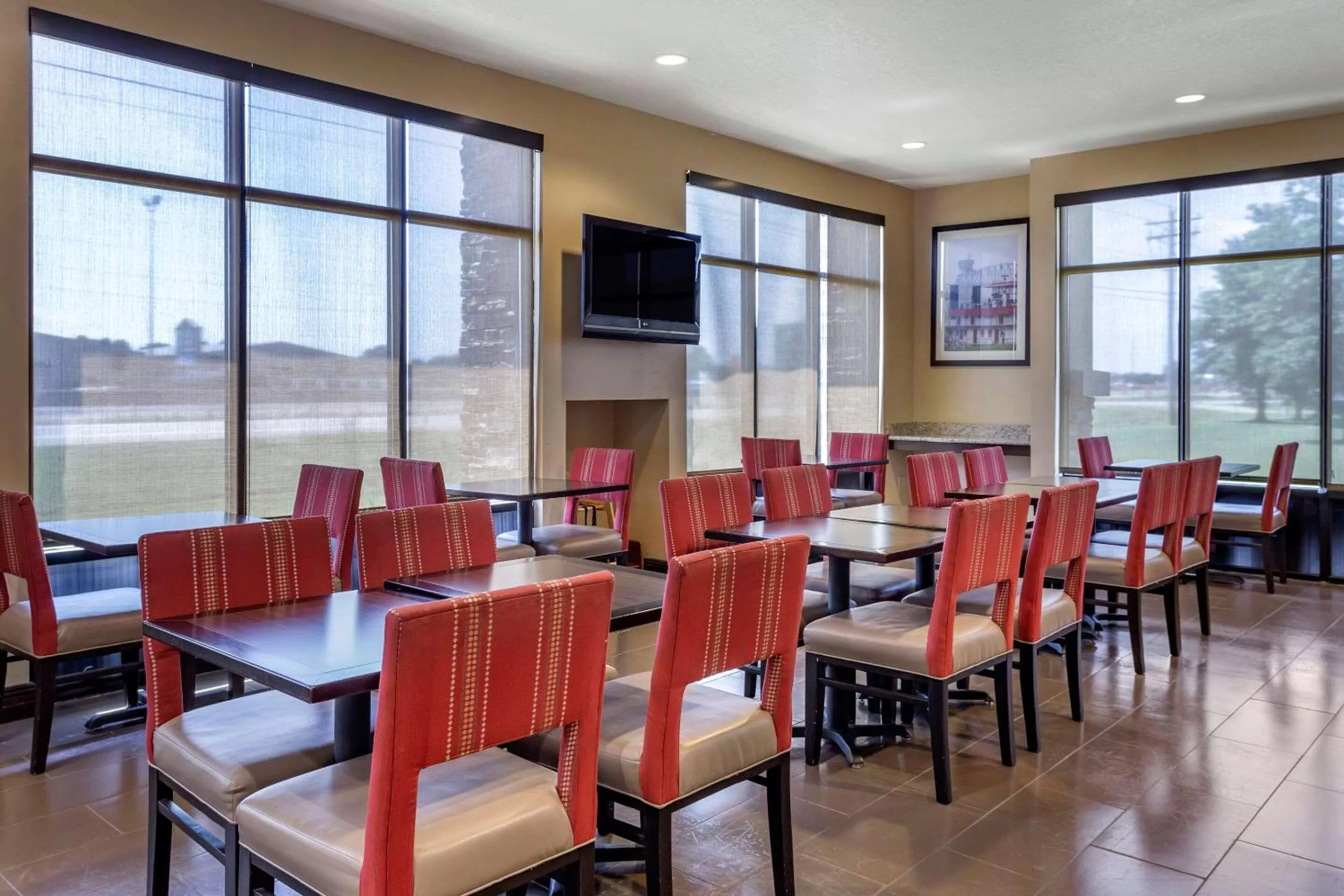 Restaurant/places to eat in Comfort Suites Jonesboro University Area