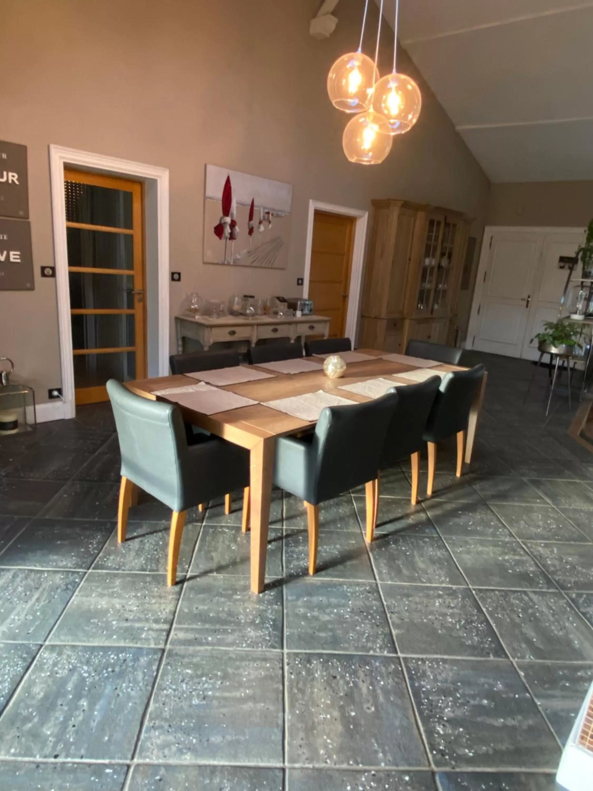 Dining Area in Le Temps des Hôtes