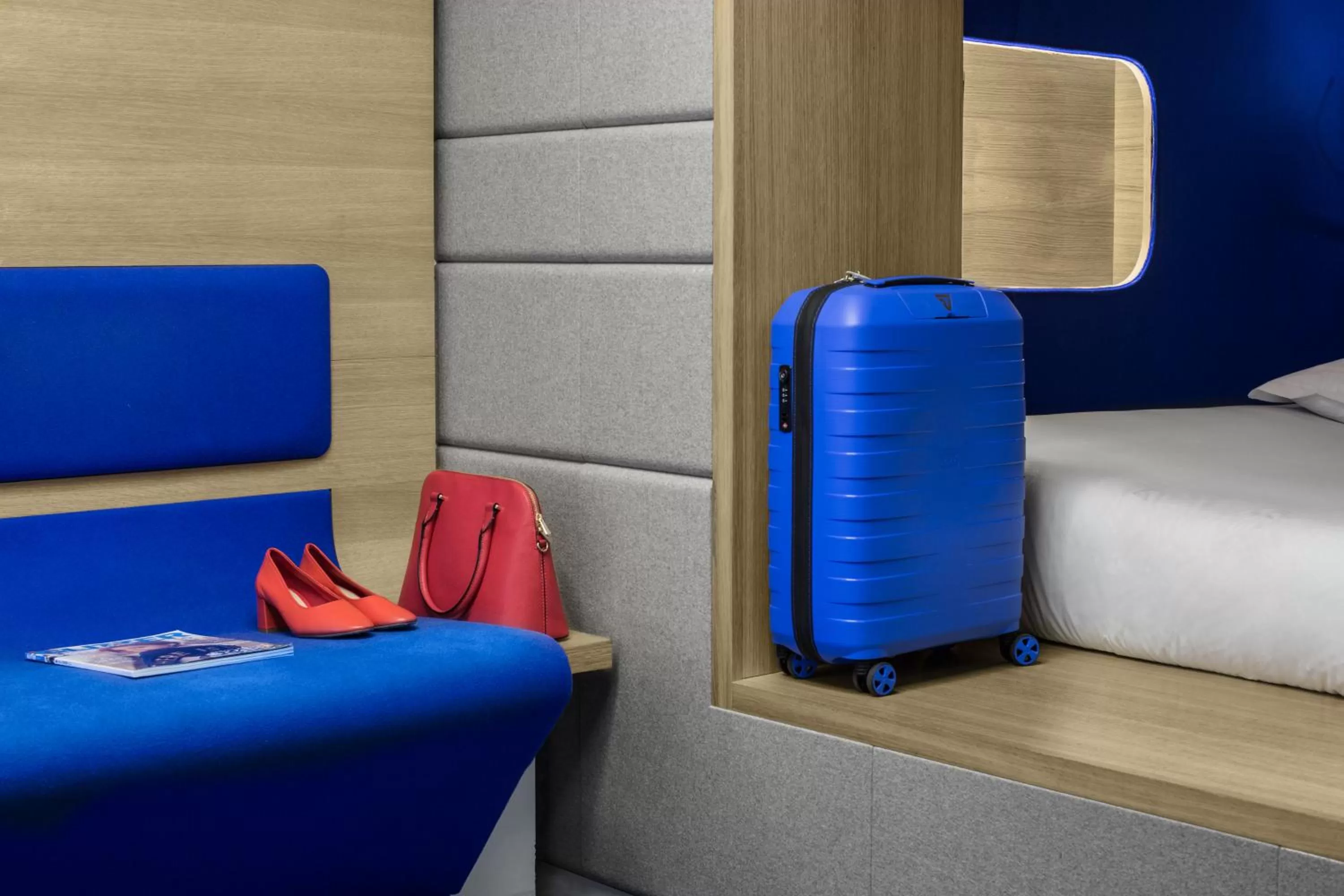 Photo of the whole room, Bed in Hôtel Odyssey