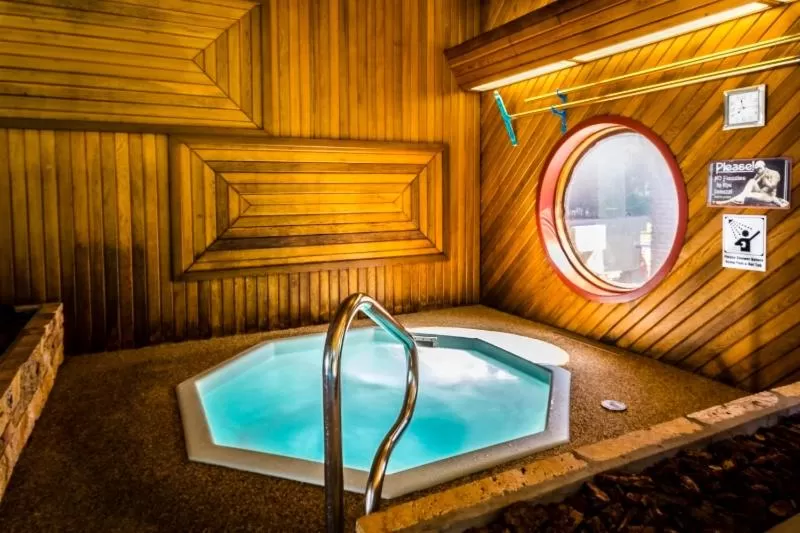 Swimming pool in Rustlers Lodge