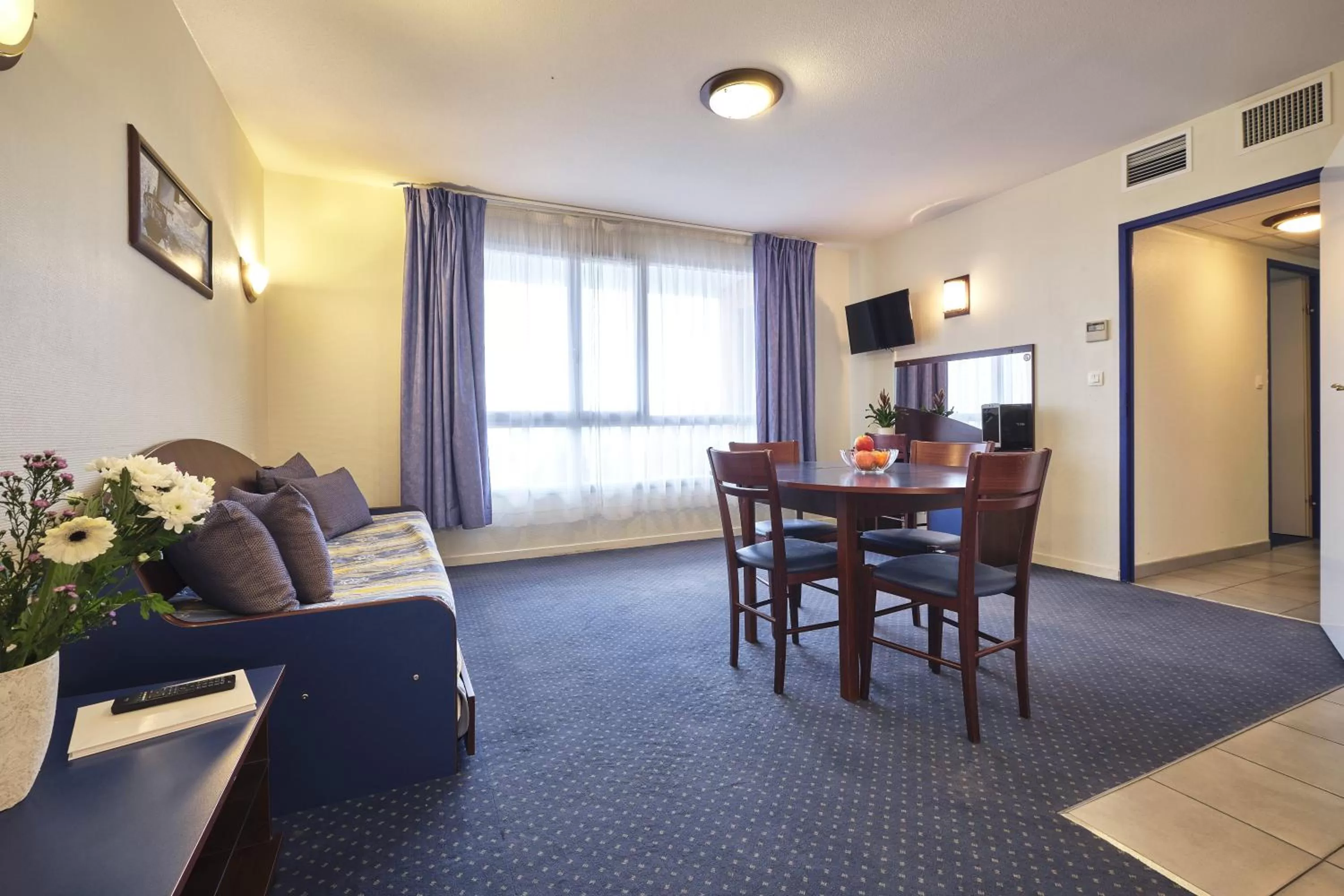 Living room in Comfort Aparthotel Carcassonne