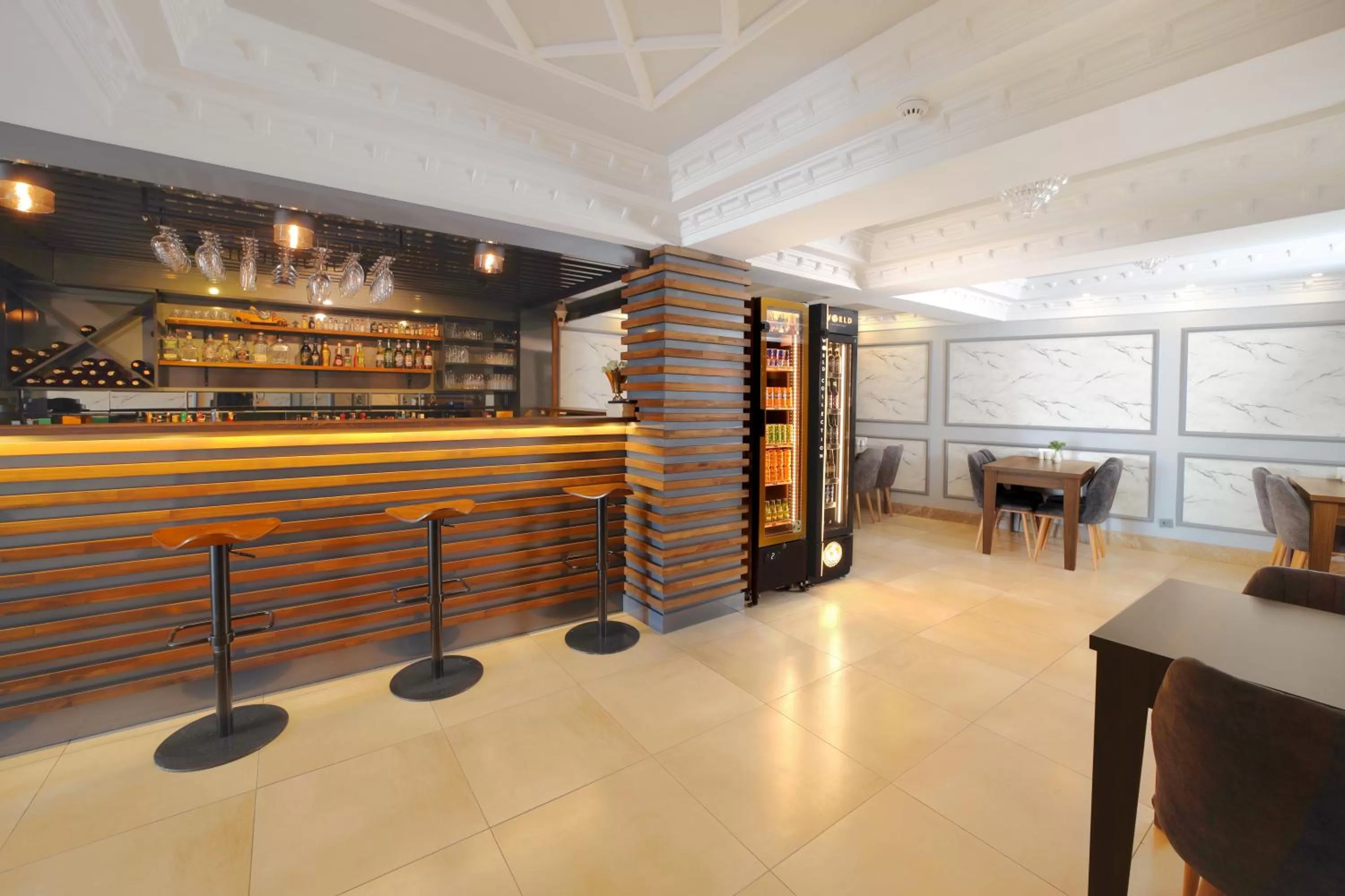 Lounge or bar in Istanbul Panorama Hotel