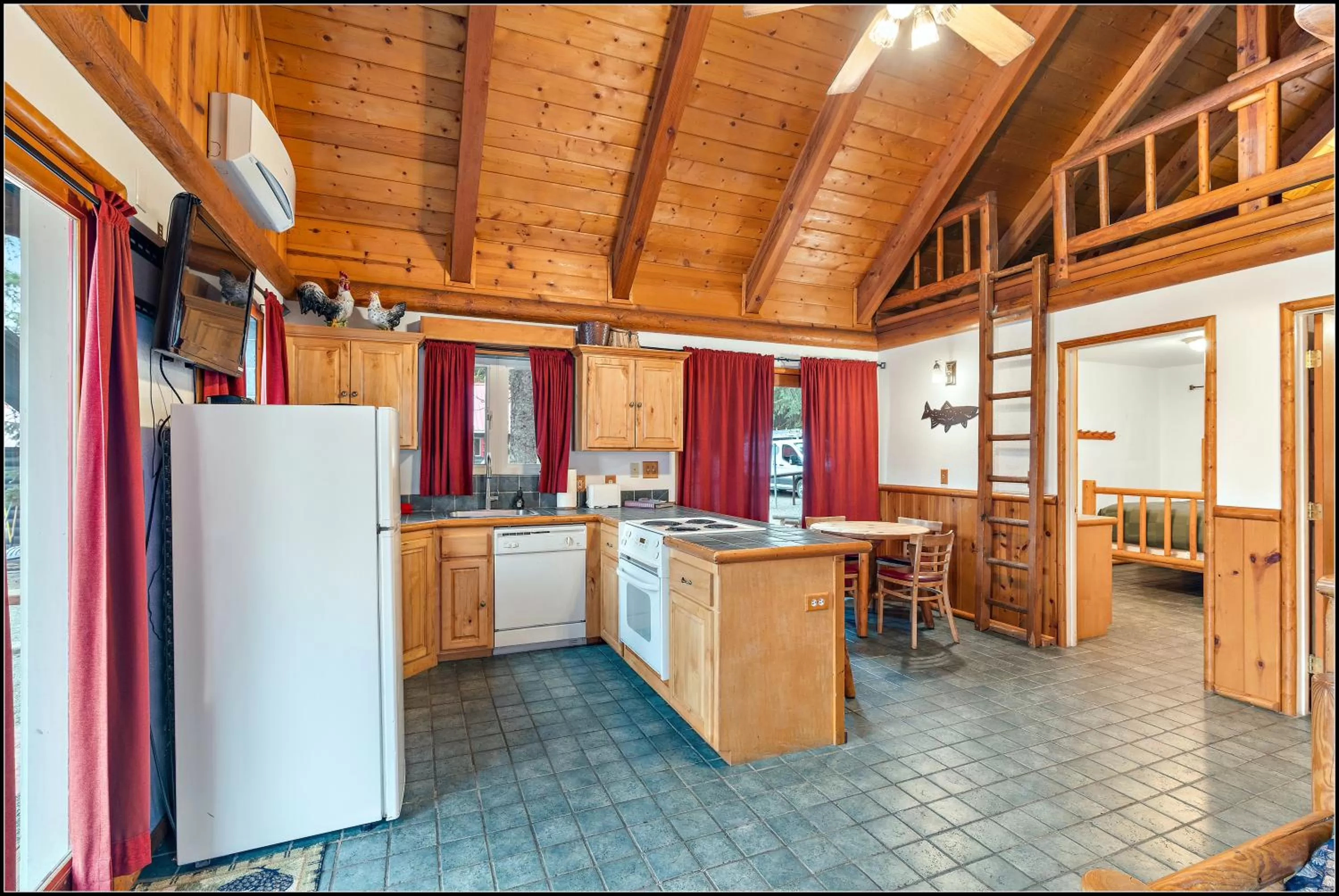Kitchen or kitchenette in Brundage Bungalows
