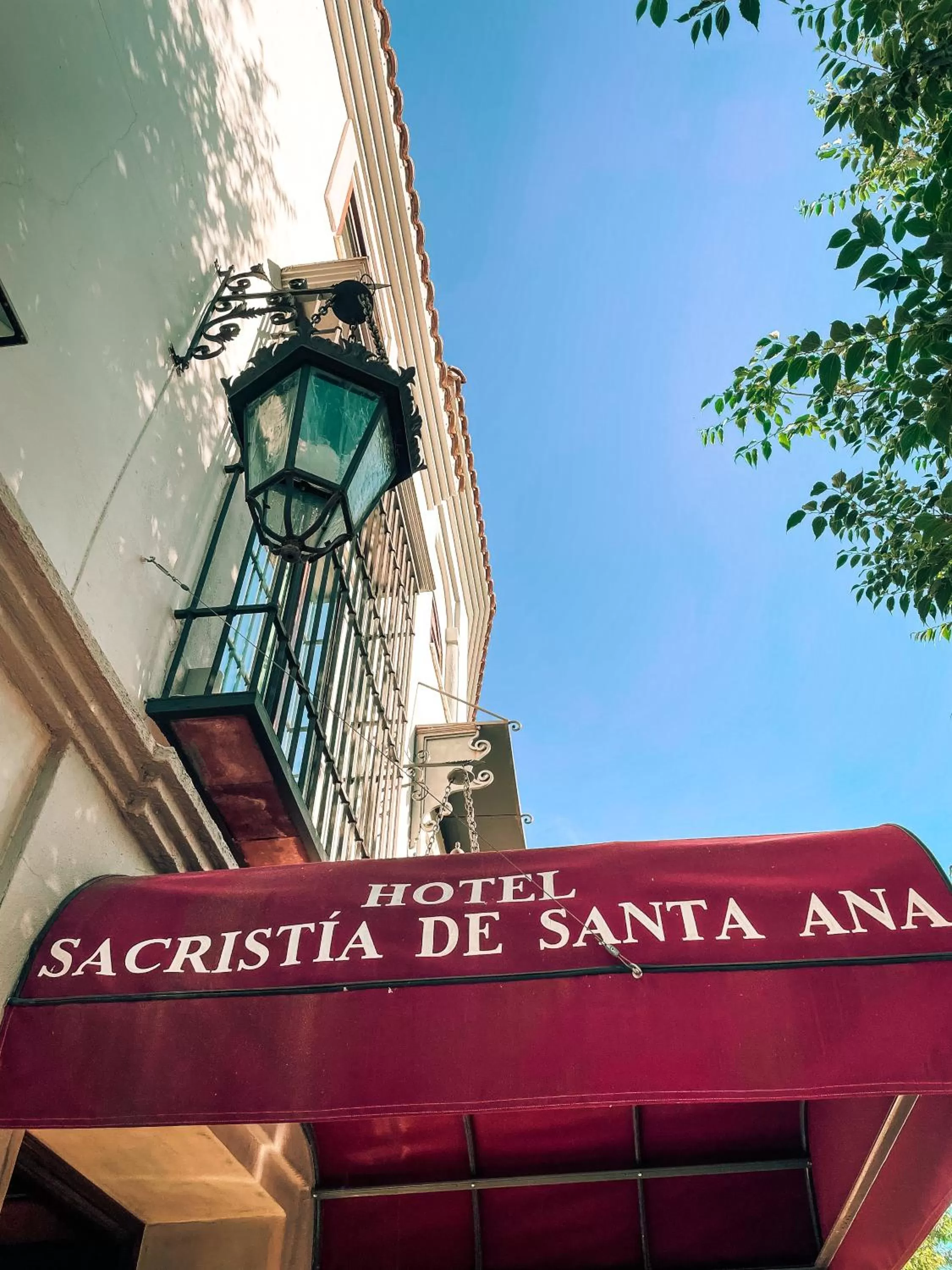 Facade/entrance in Sacristia de Santa Ana