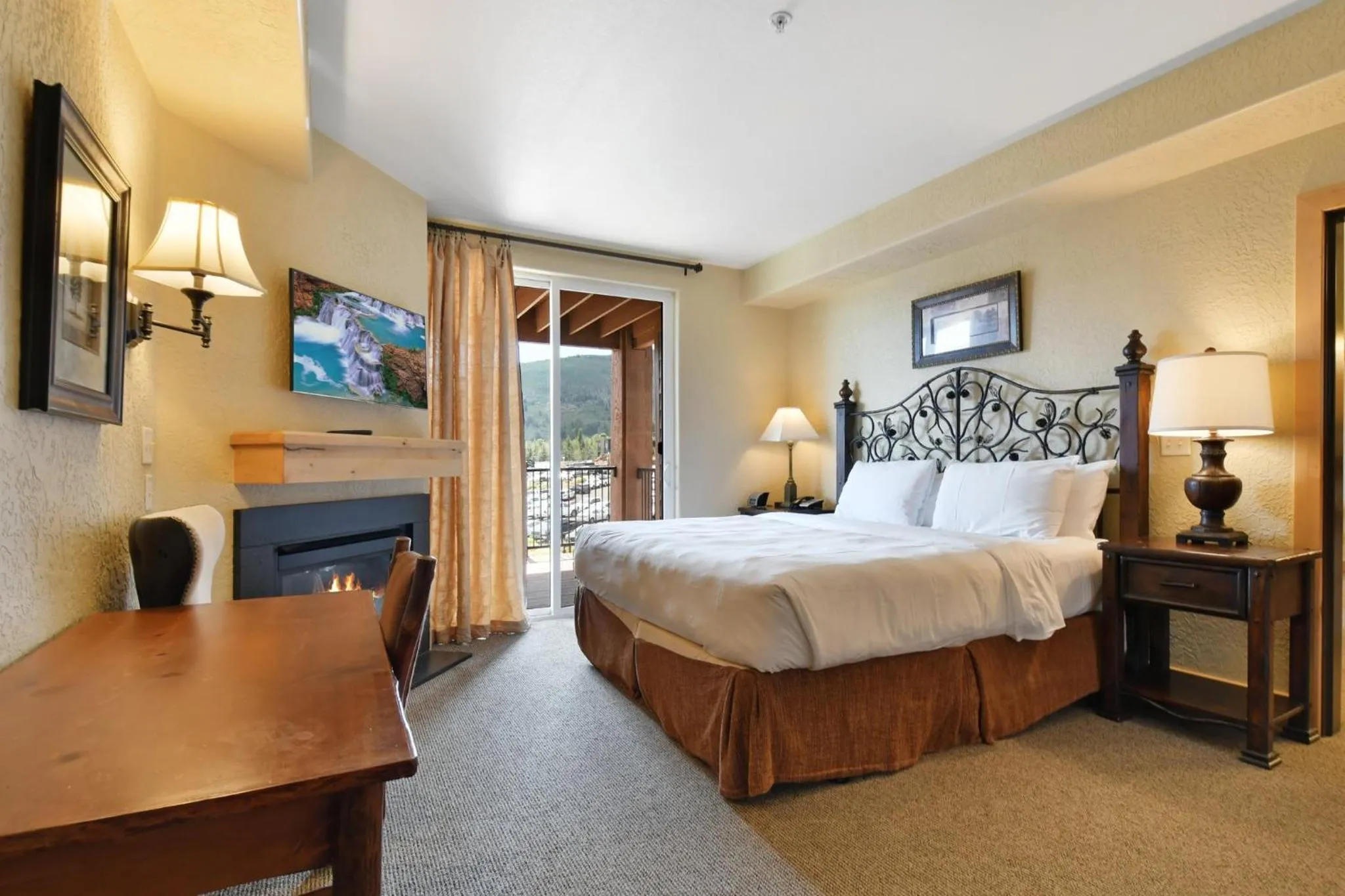 Photo of the whole room, Bed in Silverado Lodge, Park City - Canyons Village by Vail Resorts