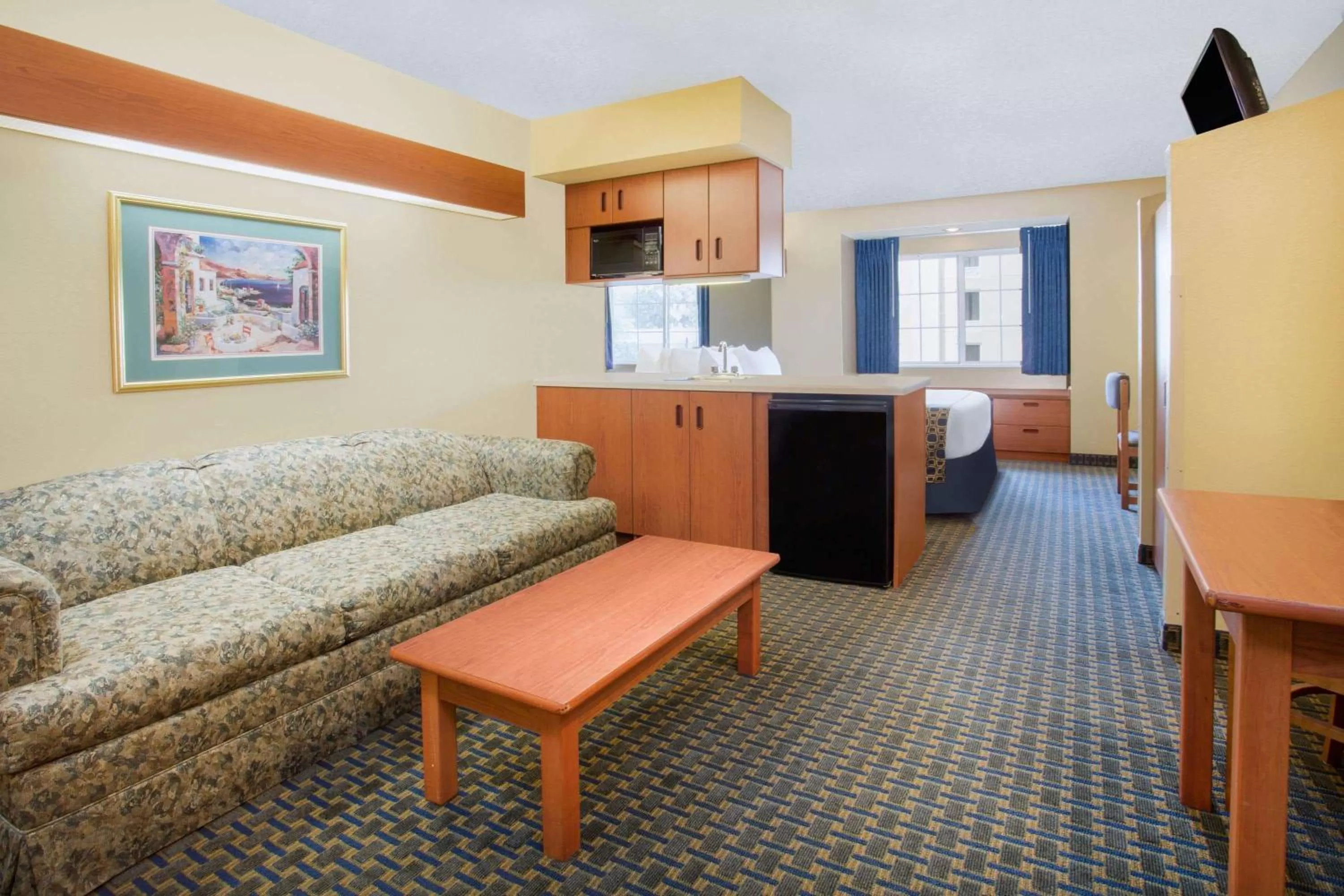 Photo of the whole room, Bed in Microtel Inn & Suites Leesburg