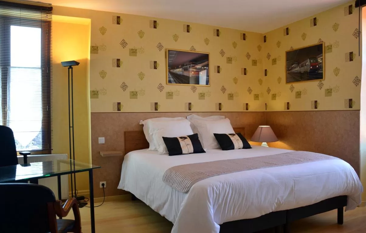 Bedroom, Bed in Avenue de la Gare