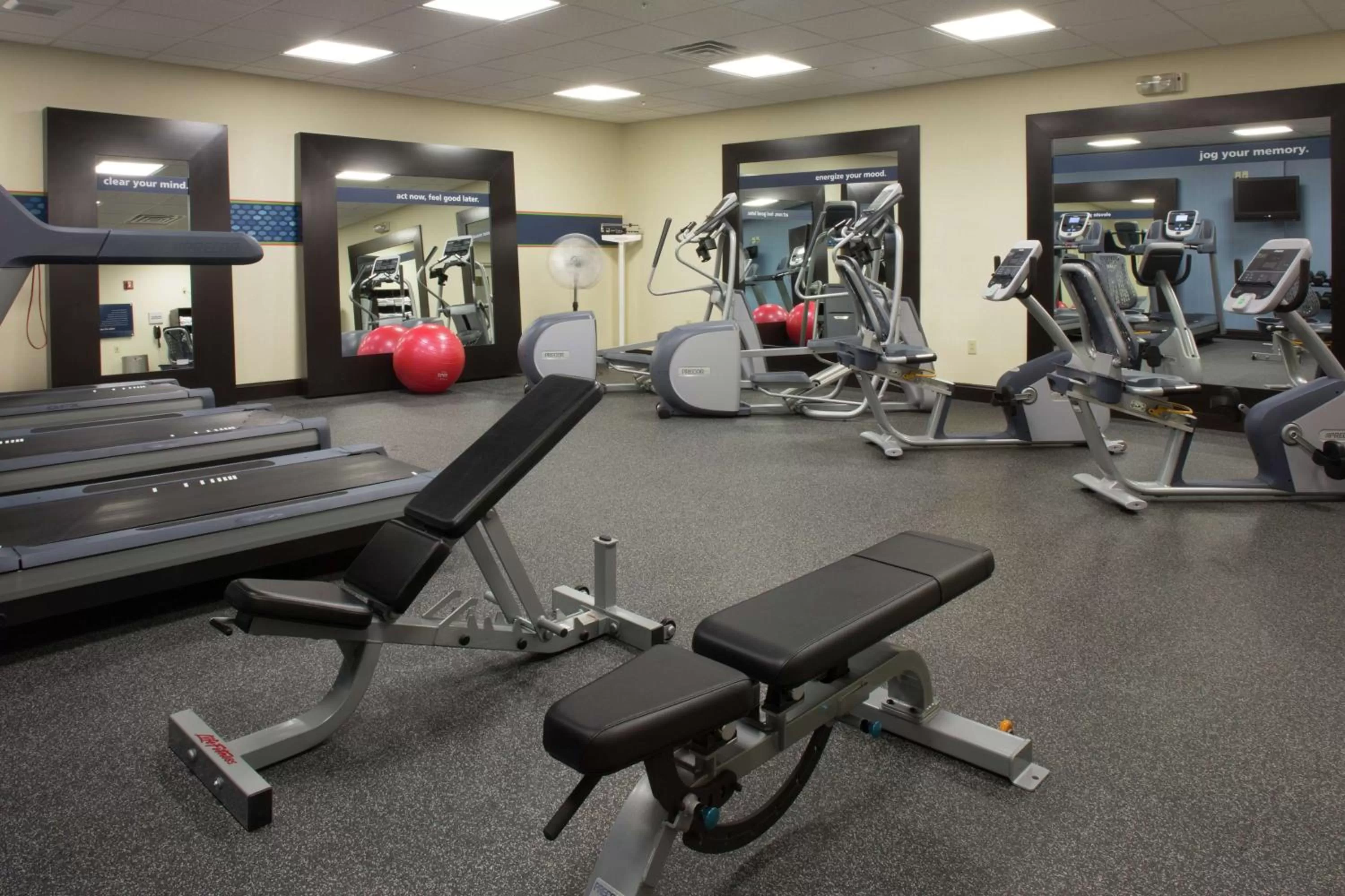 Fitness centre/facilities in Hampton Inn Clarks Summit