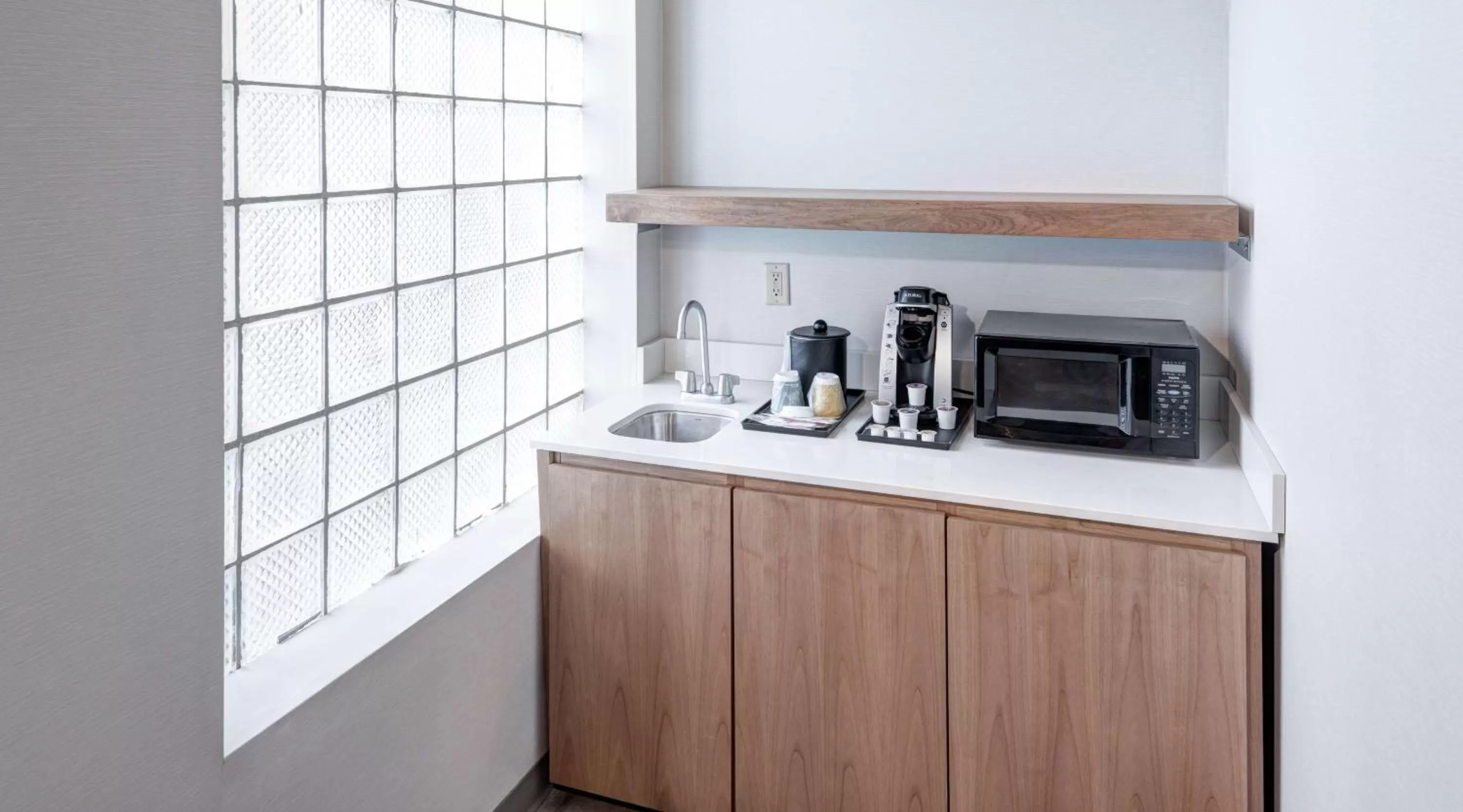 Photo of the whole room in Hilton Garden Inn McAllen Airport