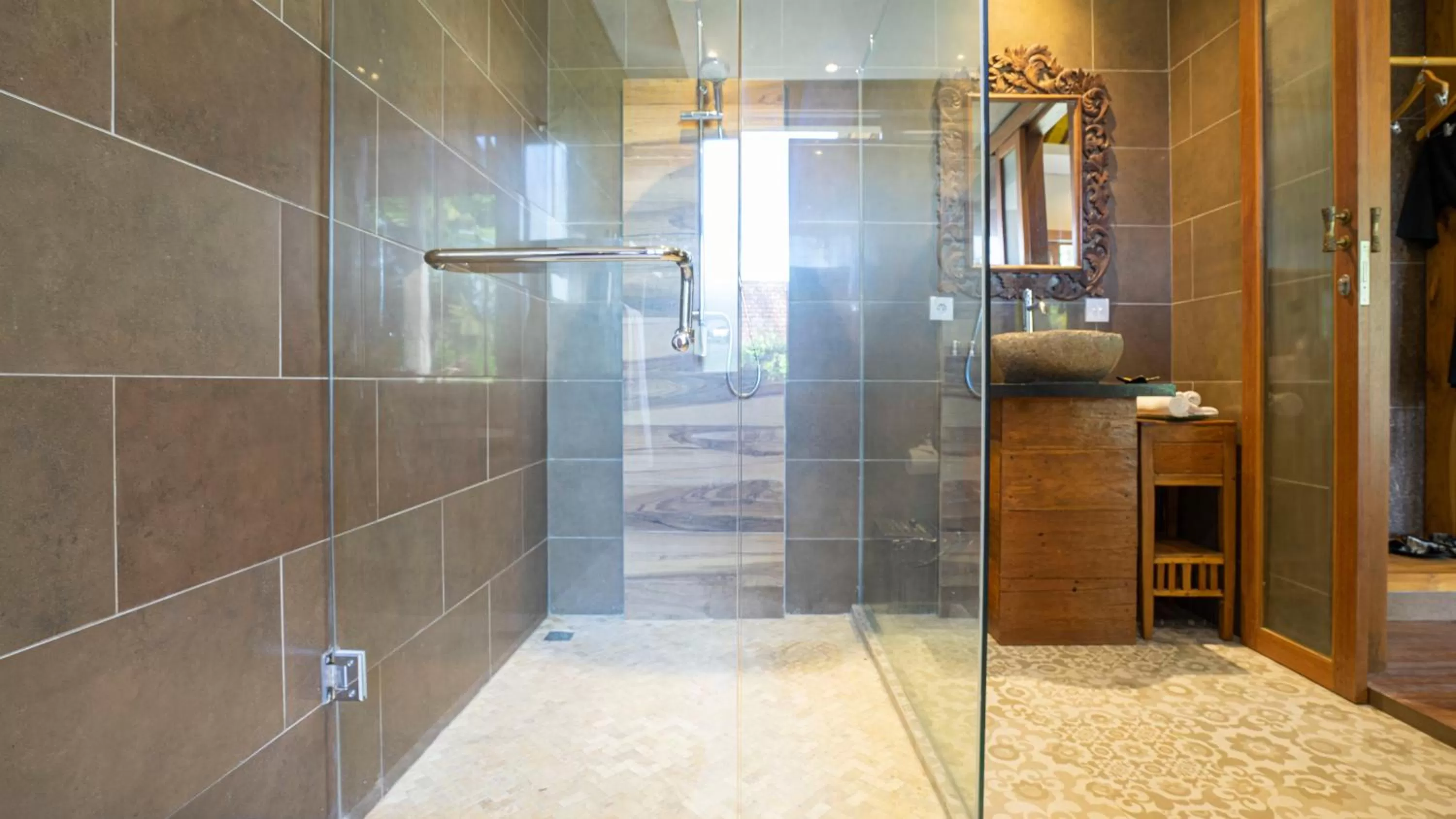 Shower in KajaNe Mua at Ubud Bali