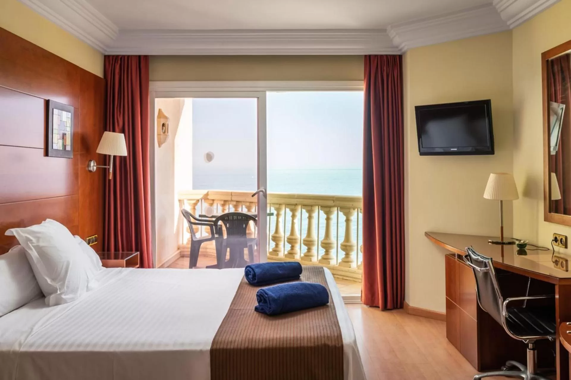 Photo of the whole room, Bed in Hotel Portomagno by ALEGRIA