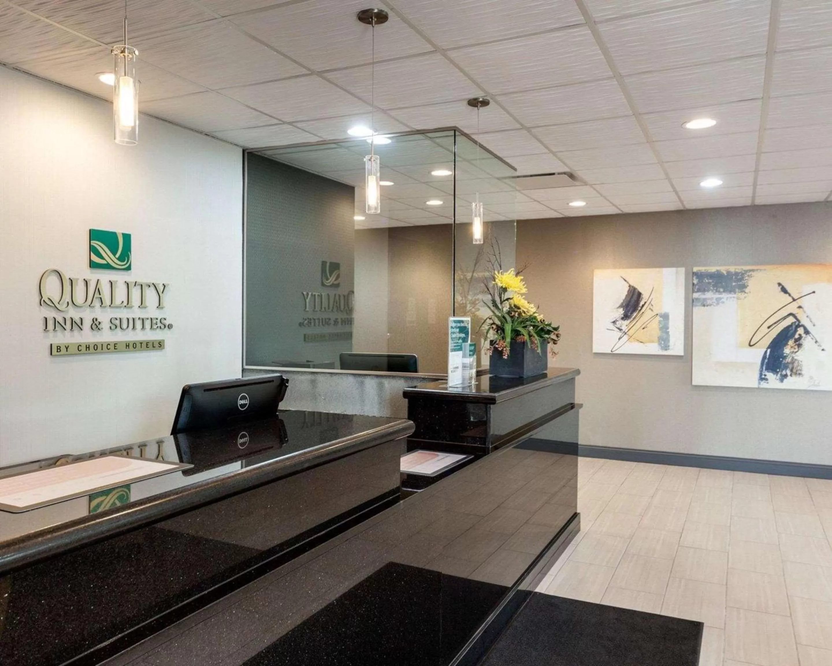 Lobby or reception in Quality Inn Montpelier