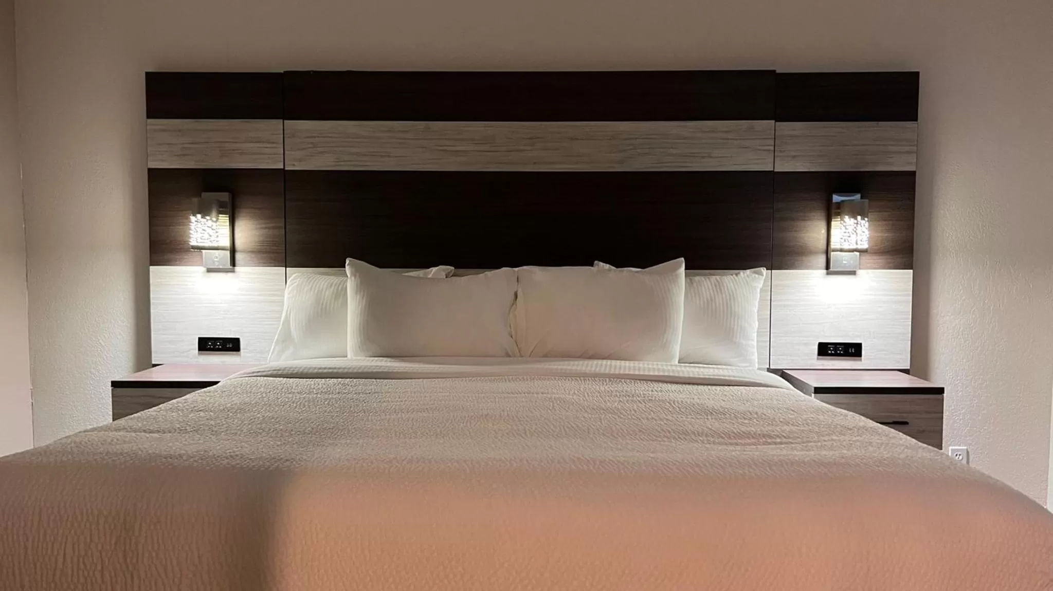 Deluxe King Room - Non-Smoking in La Quinta Inn Lexington-Horse Park