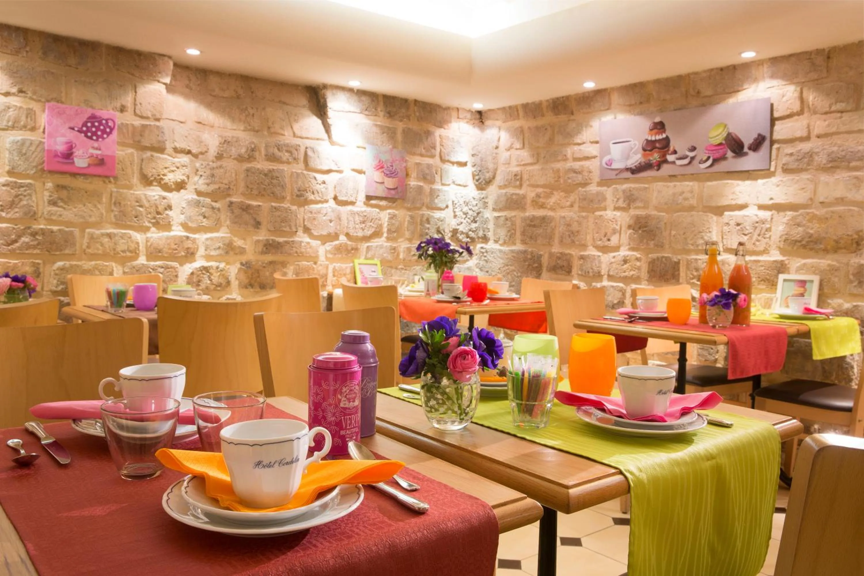 Restaurant/places to eat in Hôtel Cordelia Opéra-Madeleine