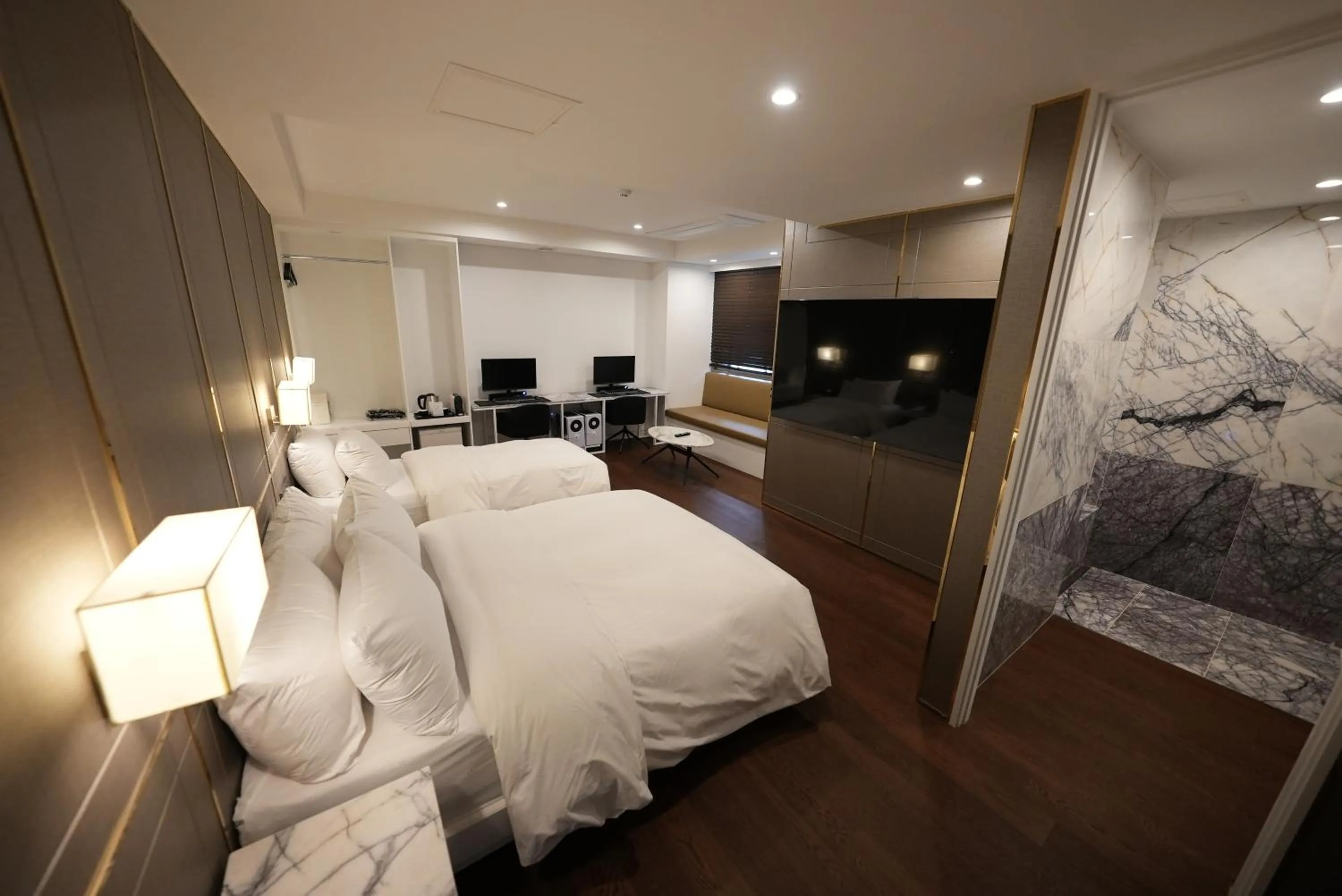 Photo of the whole room, Bed in Amare Hotel Jongno