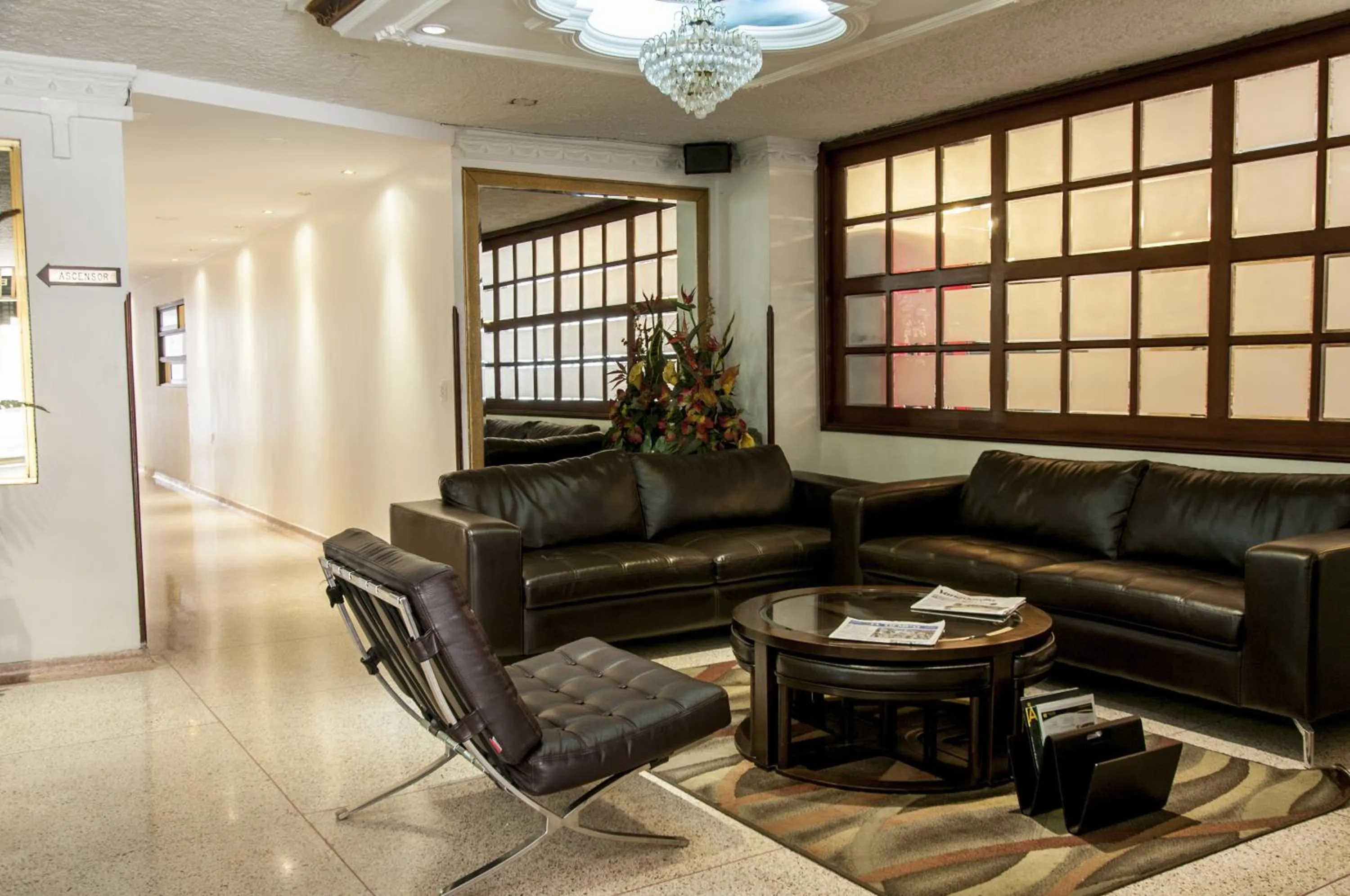 Lobby or reception in Hotel León Dorado