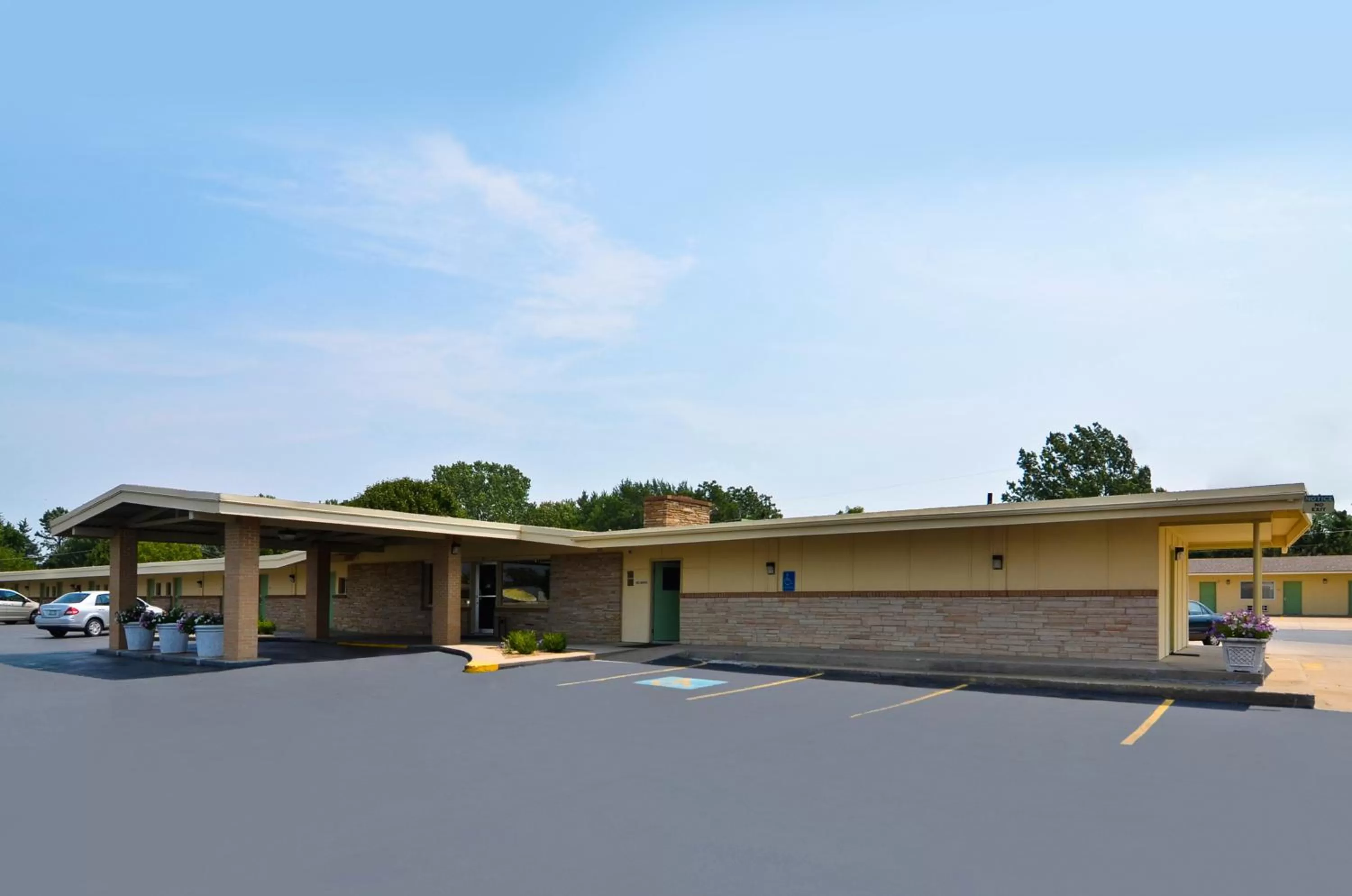 Americas Best Value Inn Iola