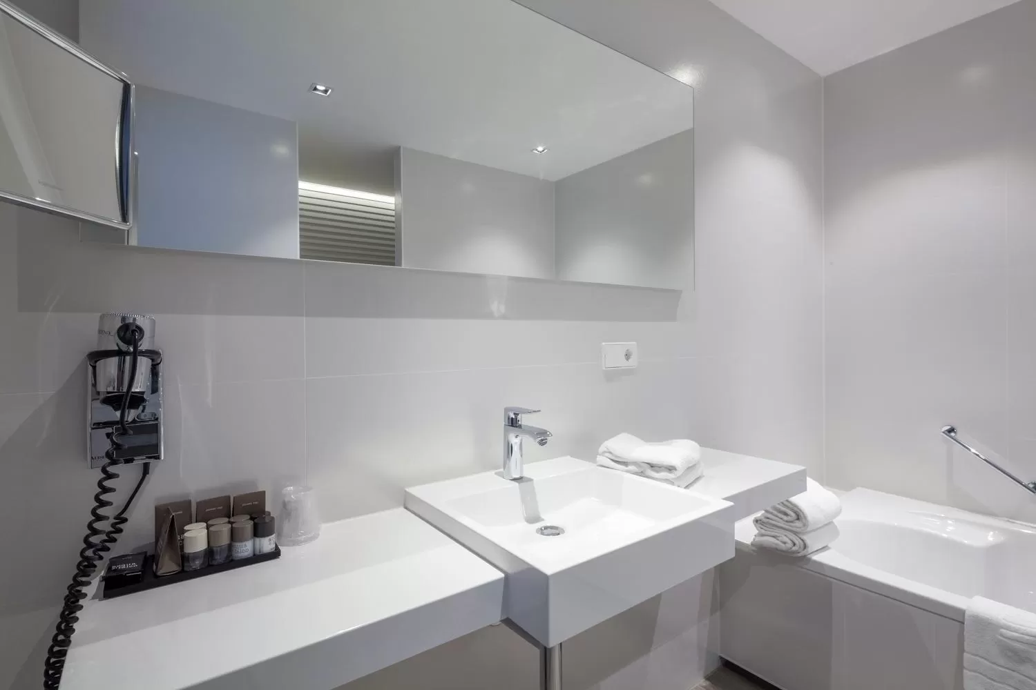 Deluxe Double Room with Balcony in Van der Valk Hotel Vianen - Utrecht