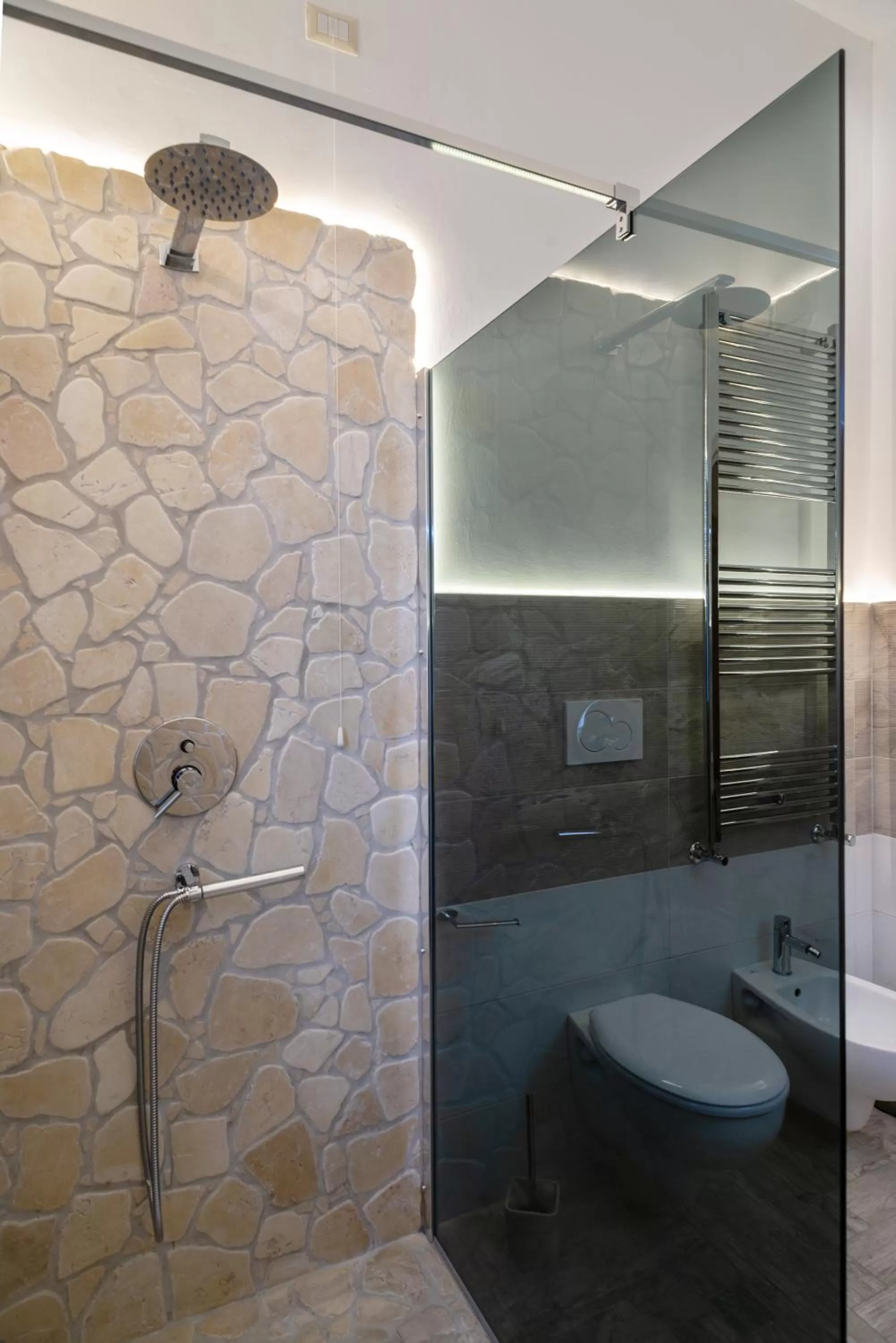 Shower in Villa Domus Salento Suites & Rooms con parcheggio privato in loco