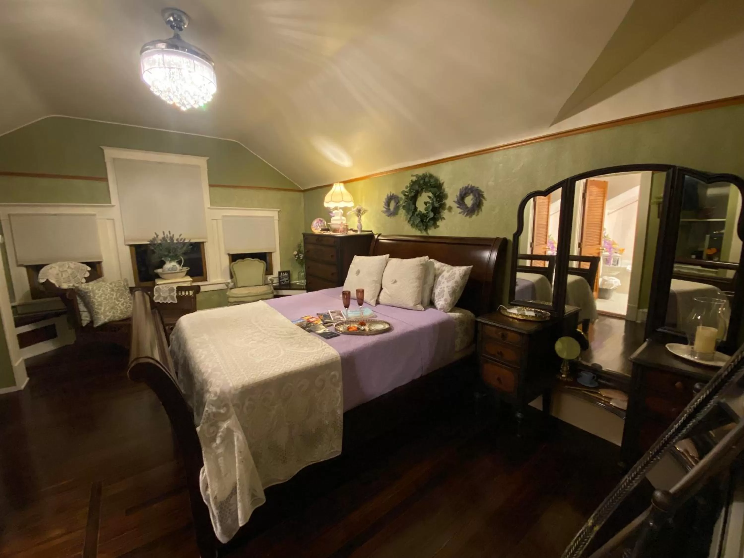 Bed in The Abriendo Inn