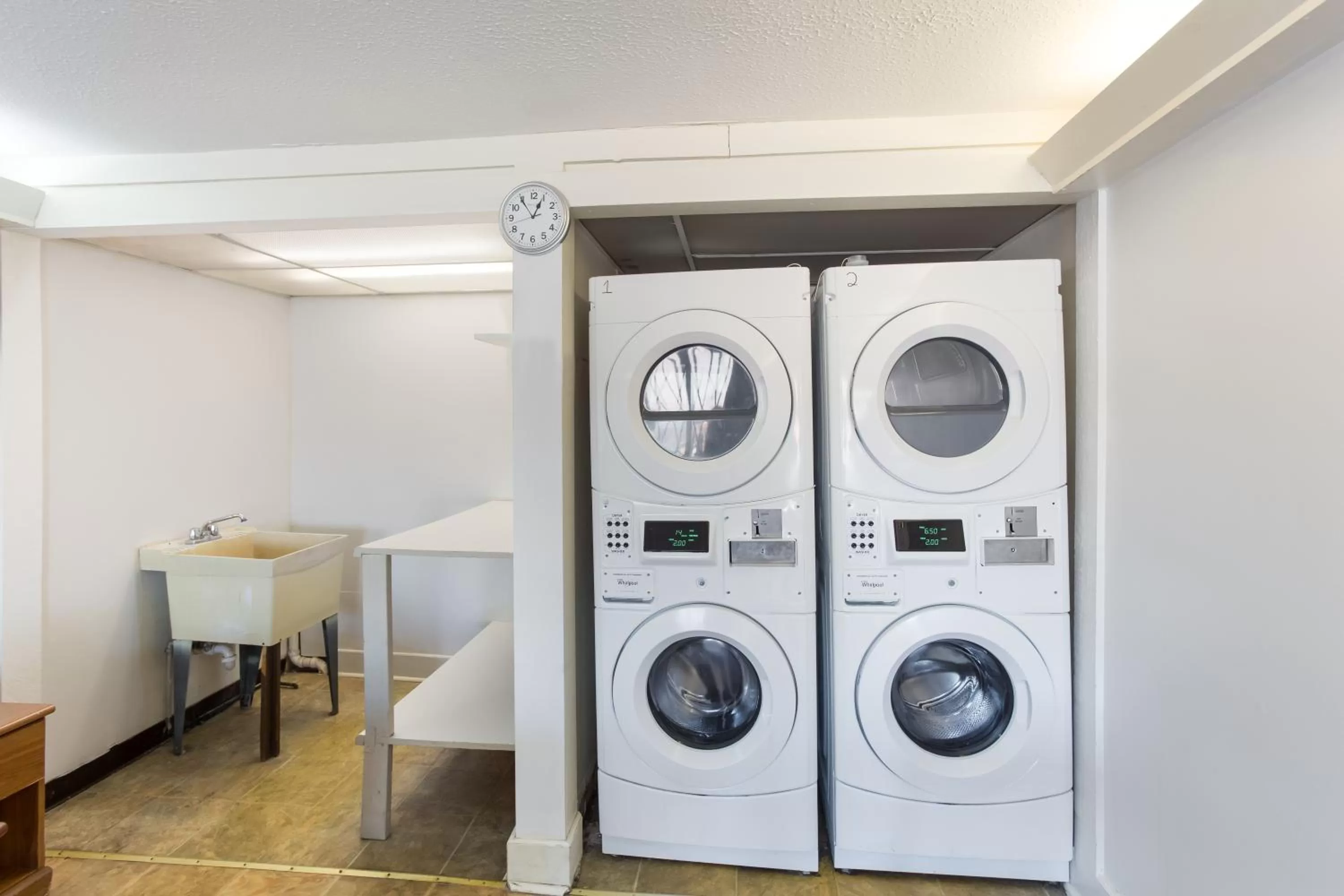 washing machine in Knights Inn Ashland
