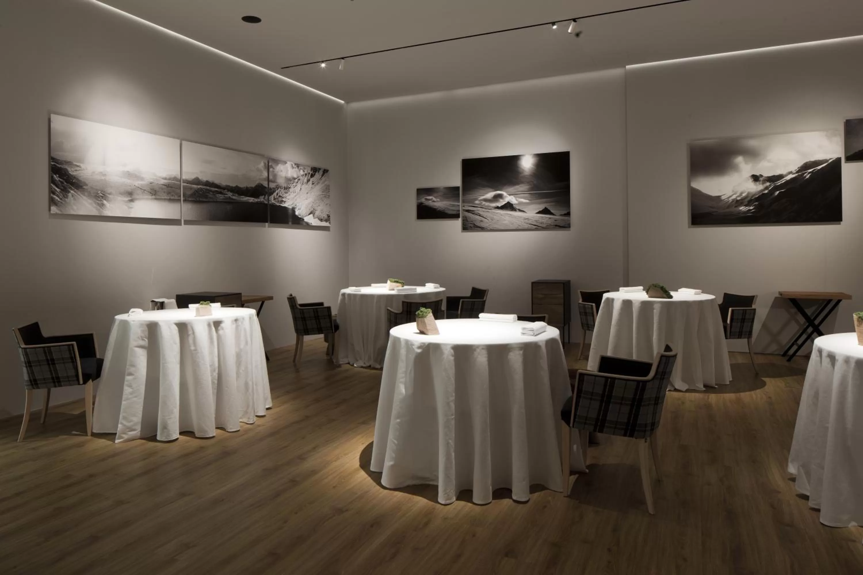 Restaurant/places to eat in Grand Hotel Royal E Golf