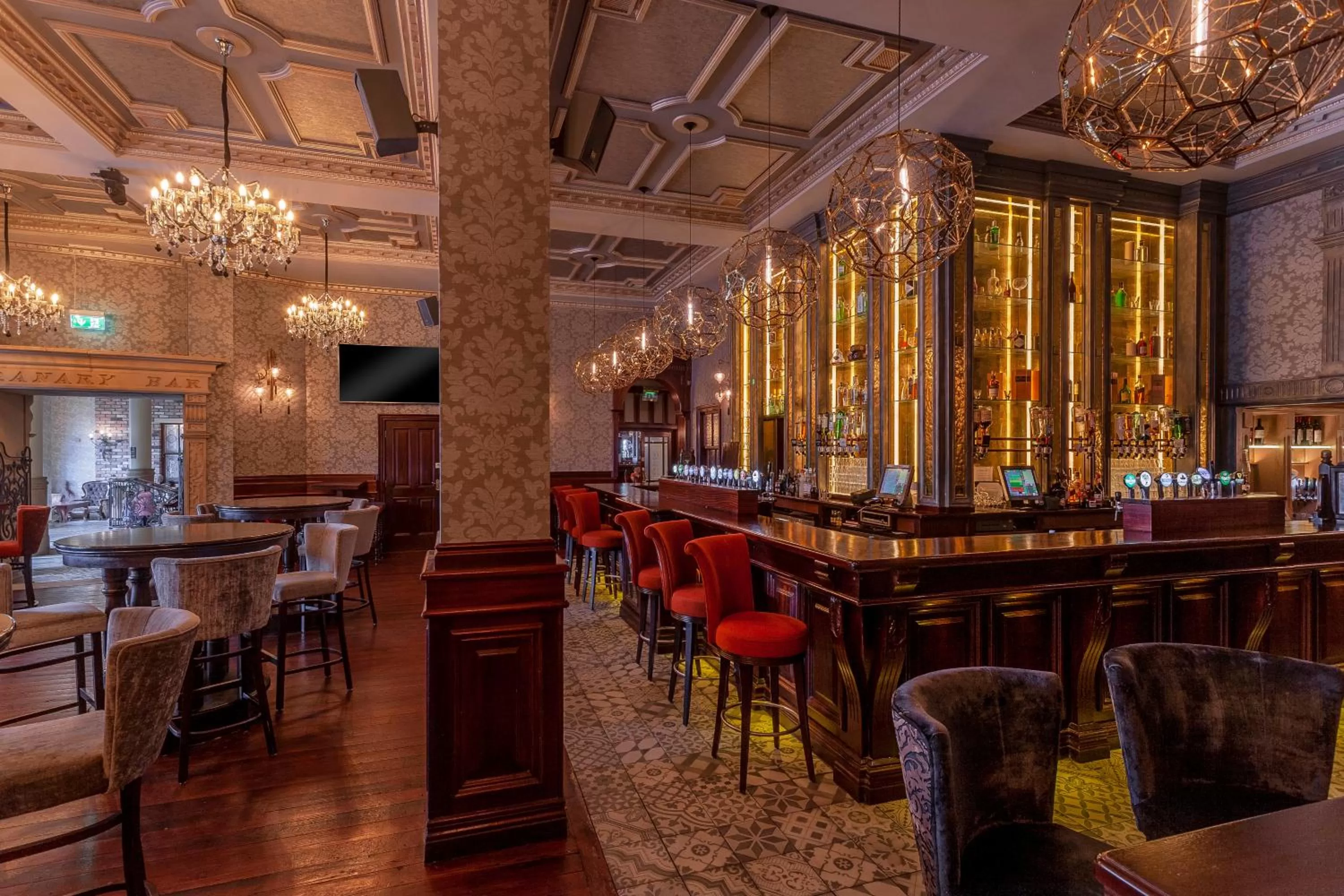 Restaurant/places to eat in Canal Court