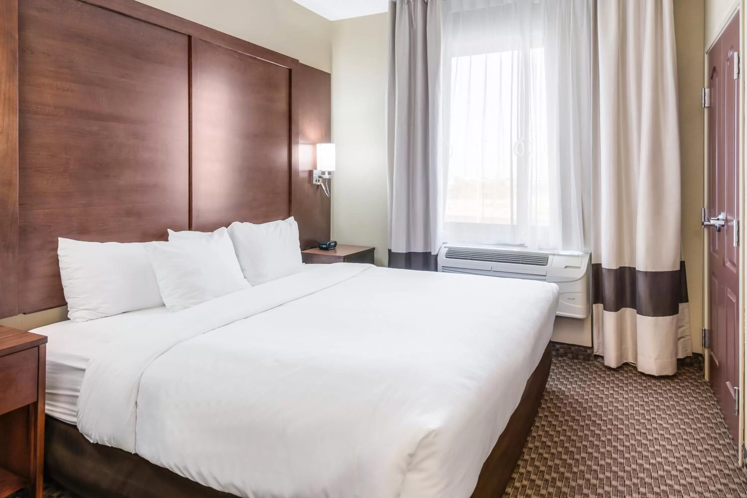 Bed in Comfort Suites Fort Stockton