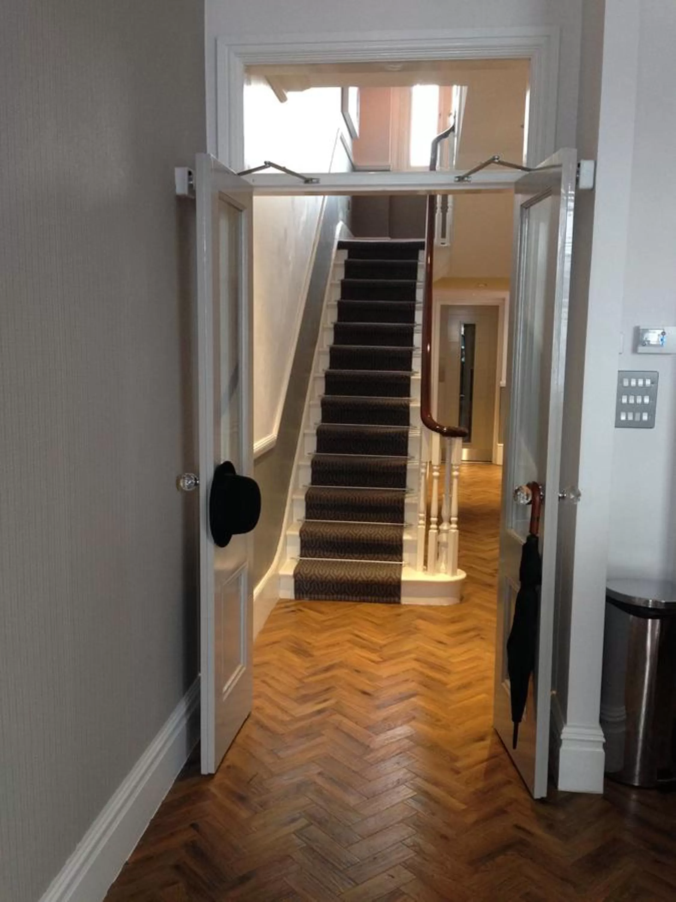 Facade/entrance in The Beverley Hotel London - Victoria