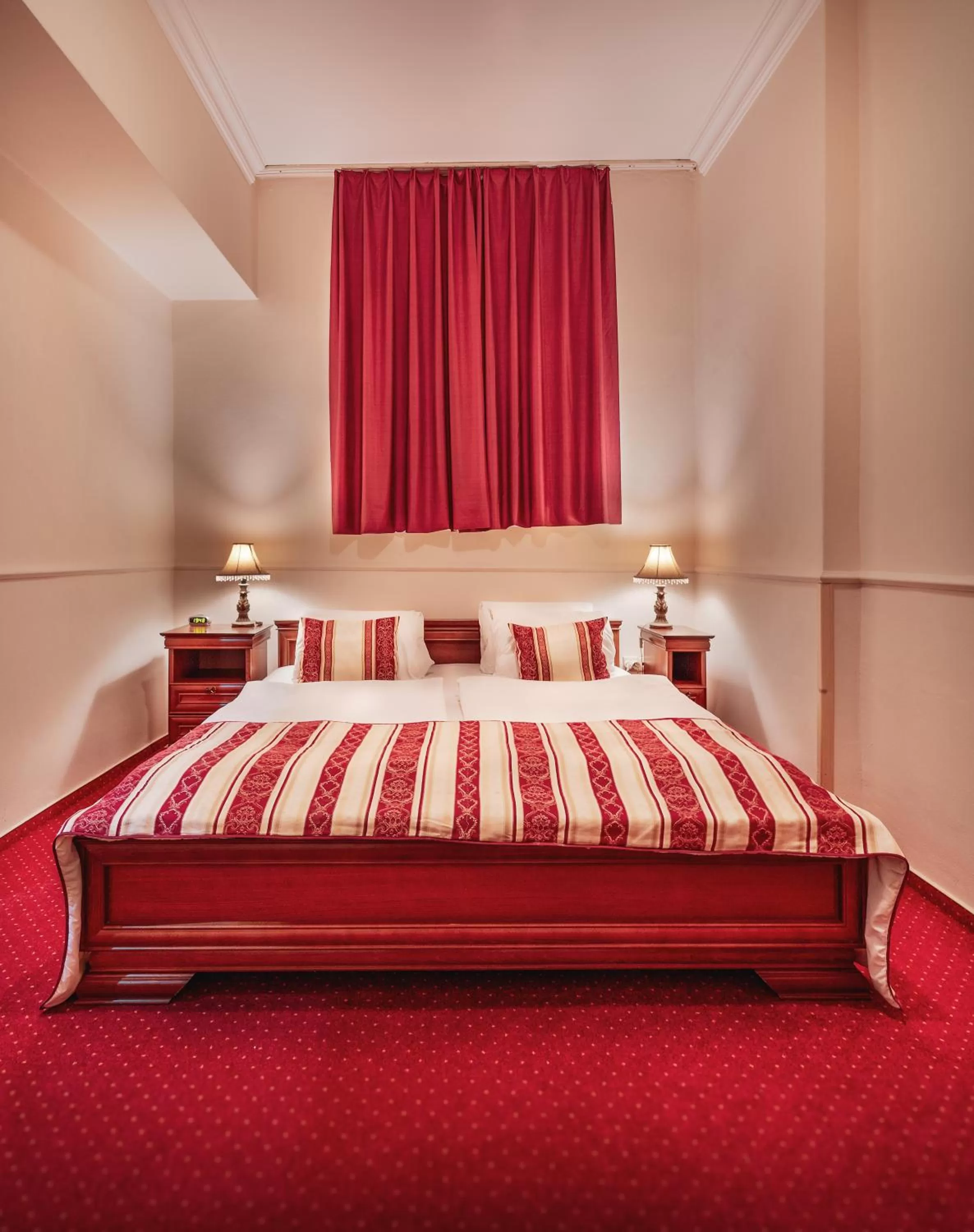 Bed in Hotel Capital with private wellness