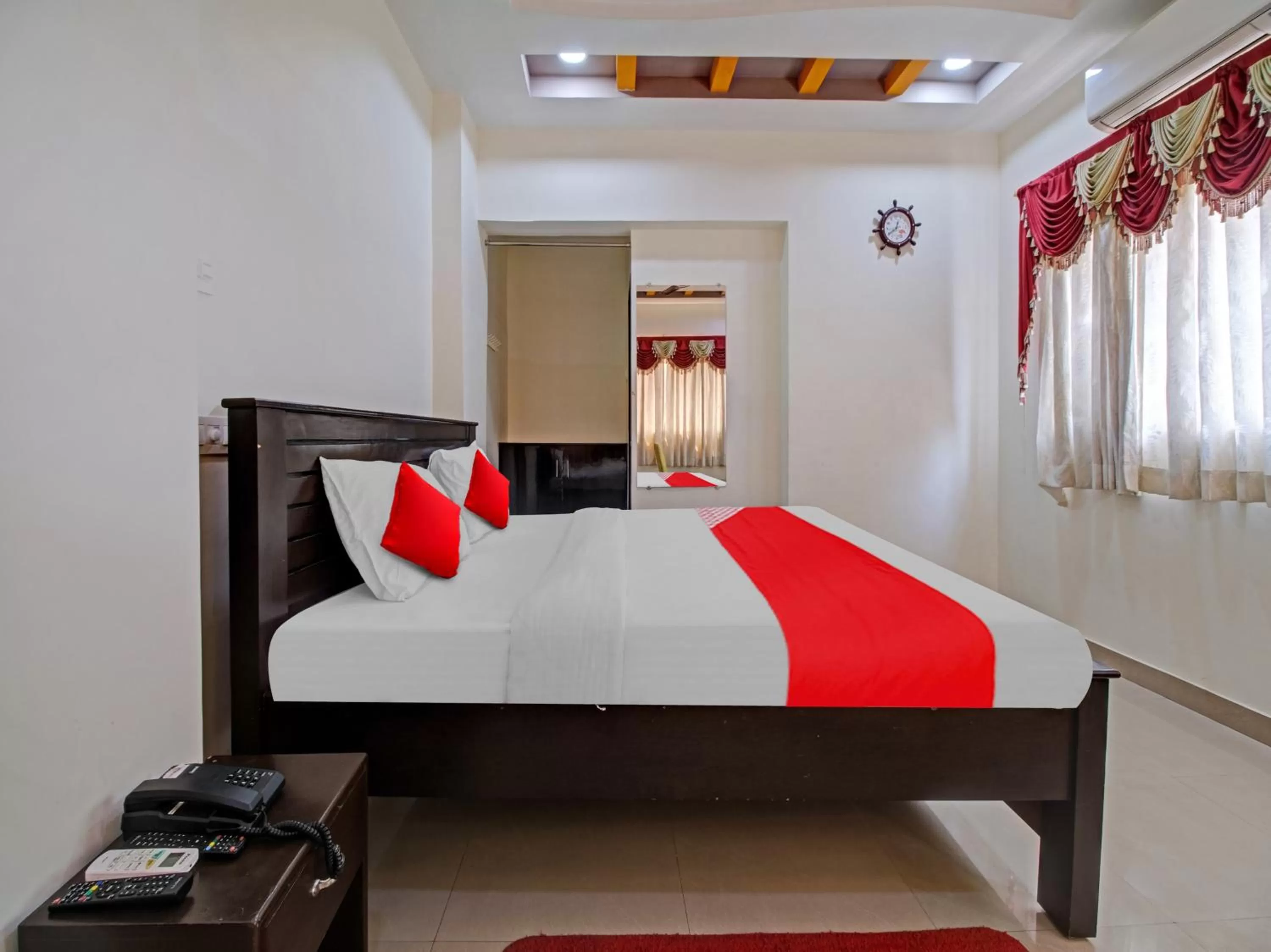 Bedroom, Bed in OYO Flagship Kk Royal Grand