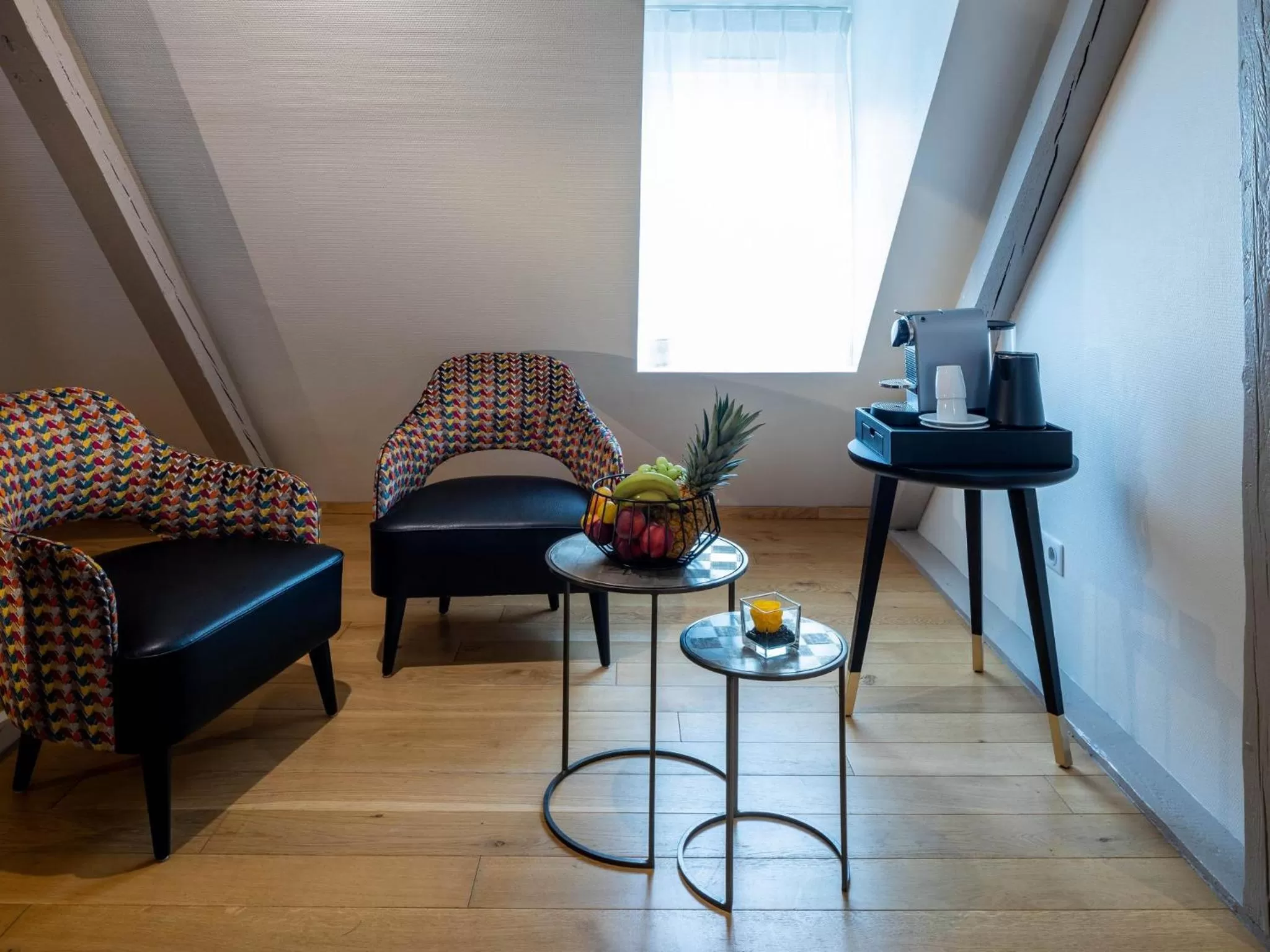 Coffee/tea facilities in Hôtel Villa La Florangerie - SPA & Piscine