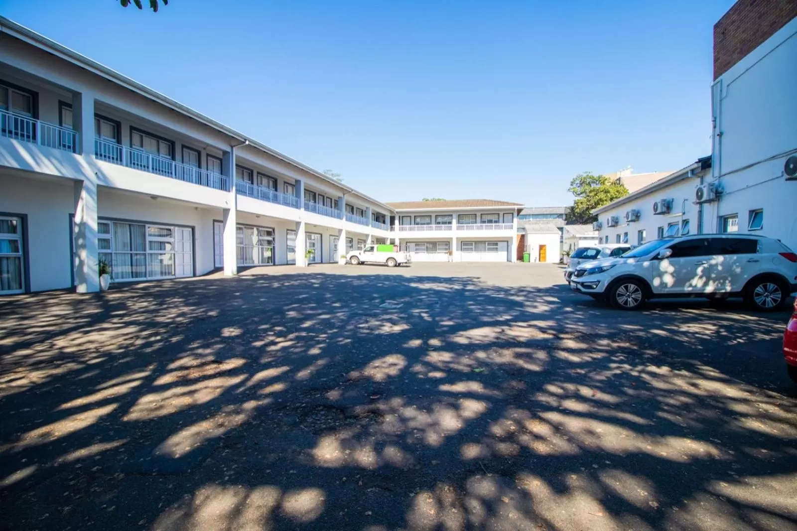 Parking in Bayside Hotel Pinetown