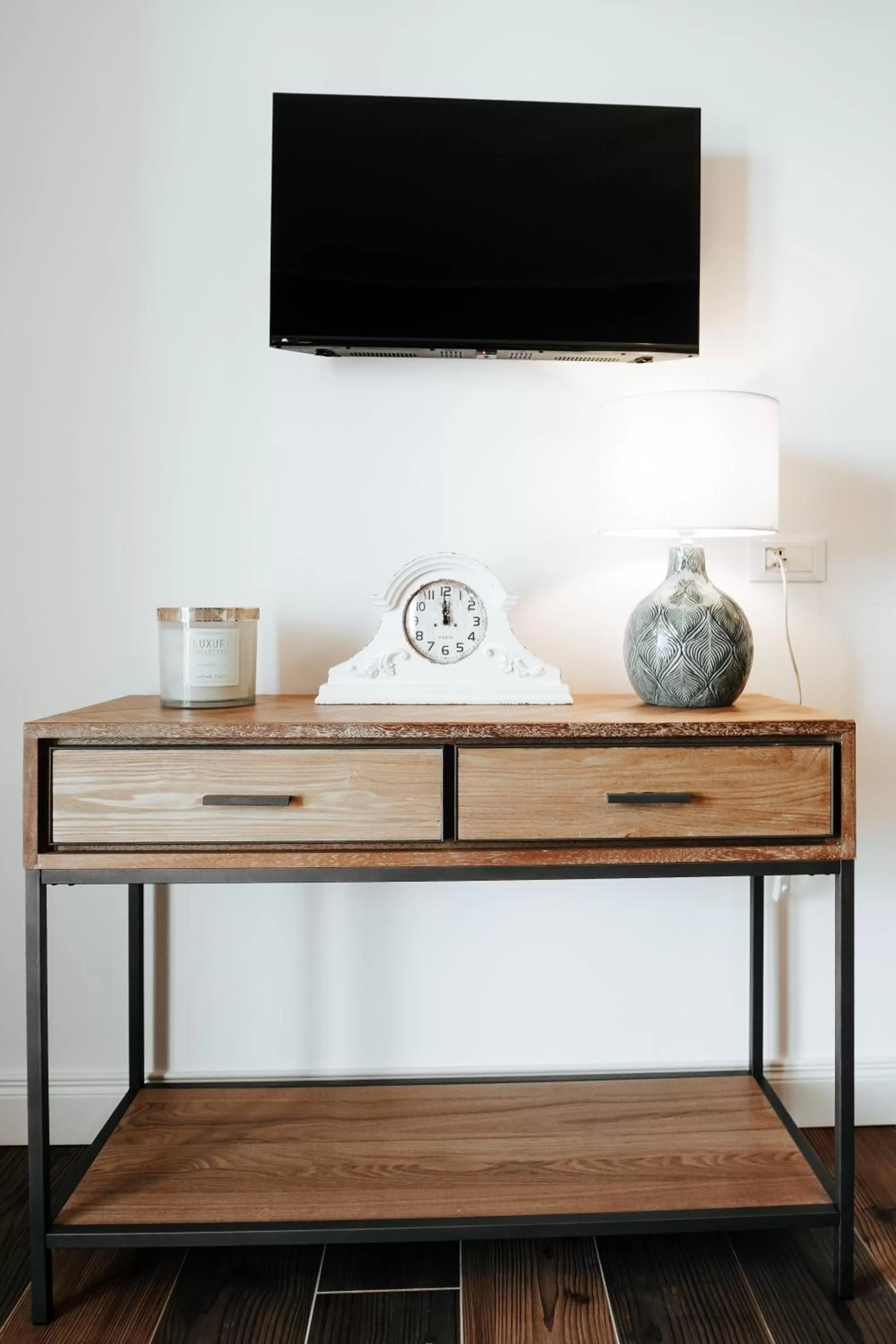 TV and multimedia, TV/Entertainment Center in ALMASOL - Charme Experience