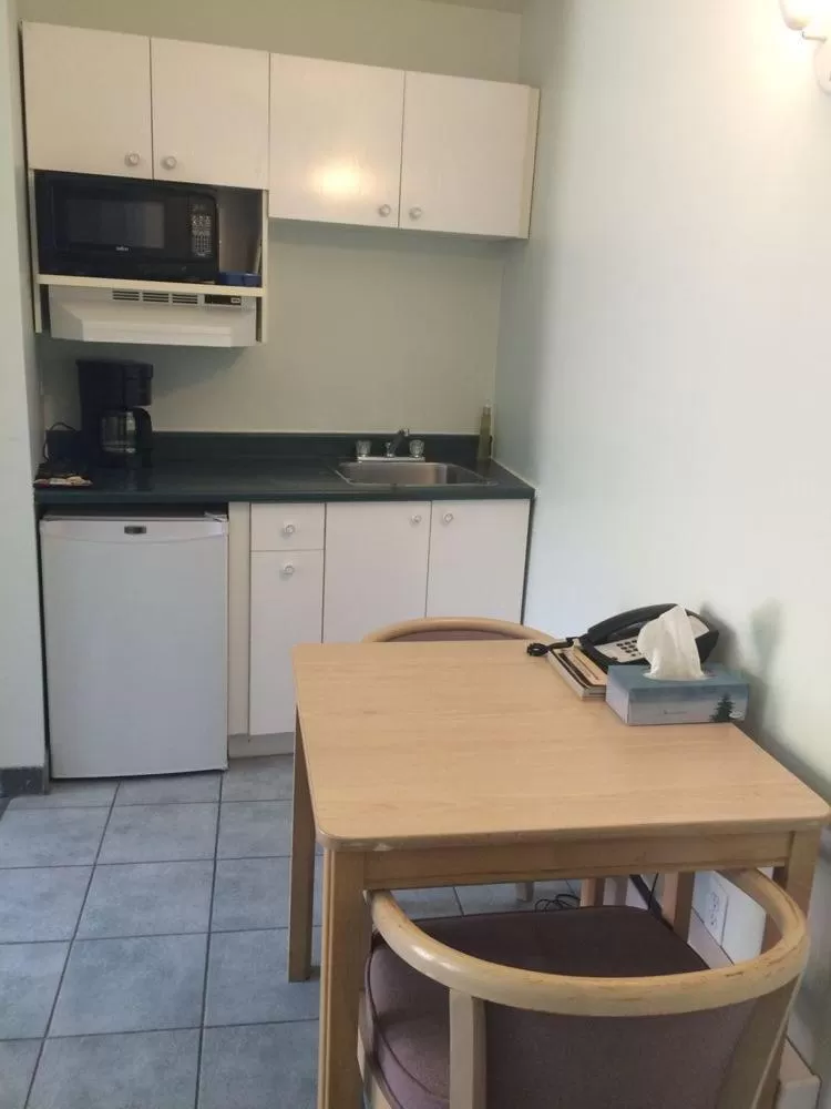 Shemron Suites Hotel