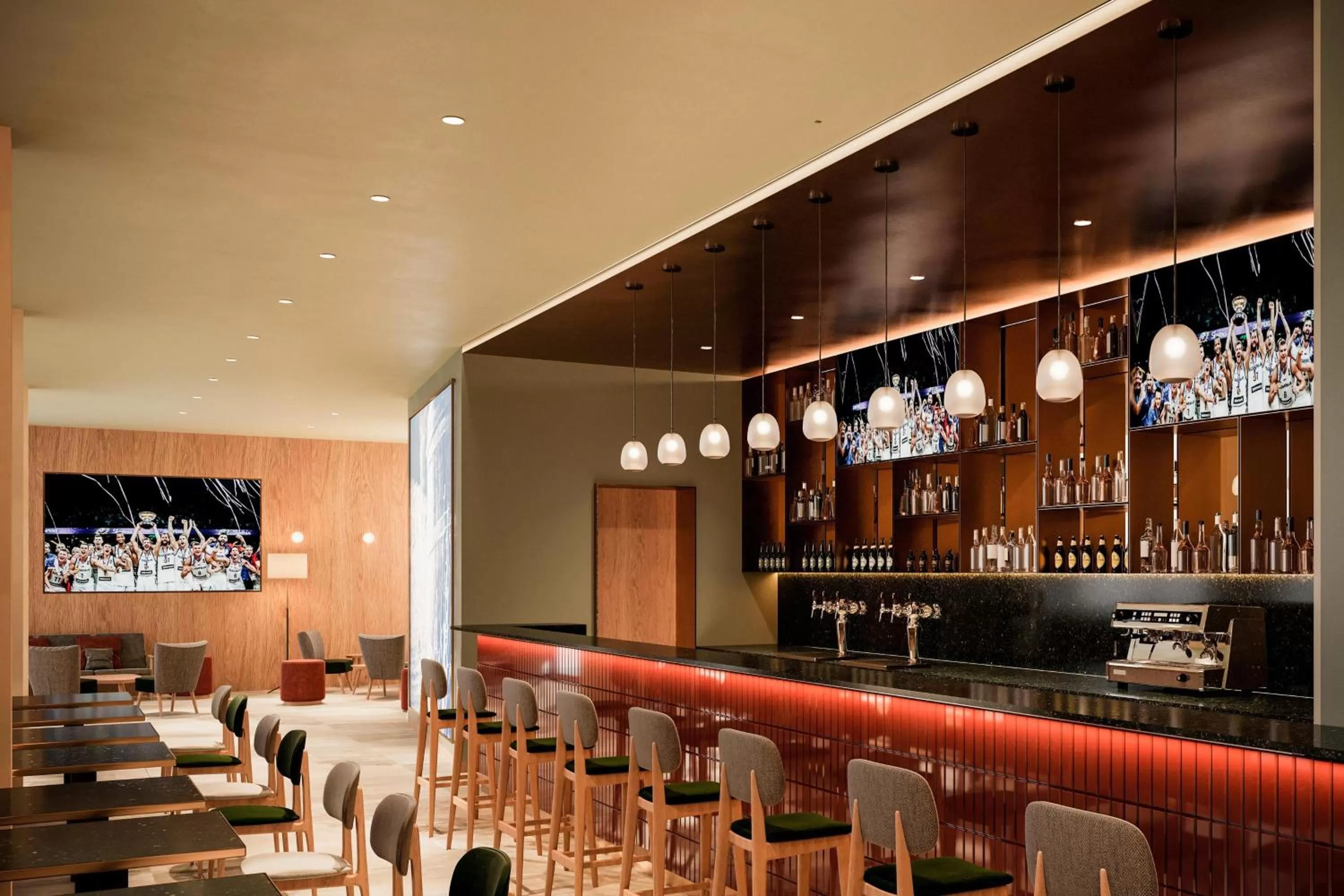 Lounge or bar in Four Points by Sheraton Ljubljana Mons