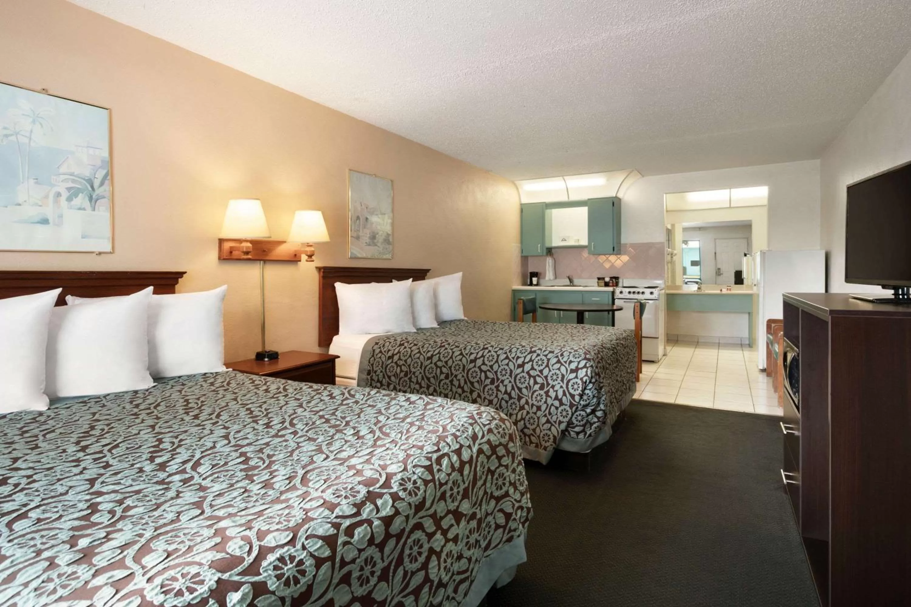 Photo of the whole room, Bed in Days Inn by Wyndham Clearwater/Central