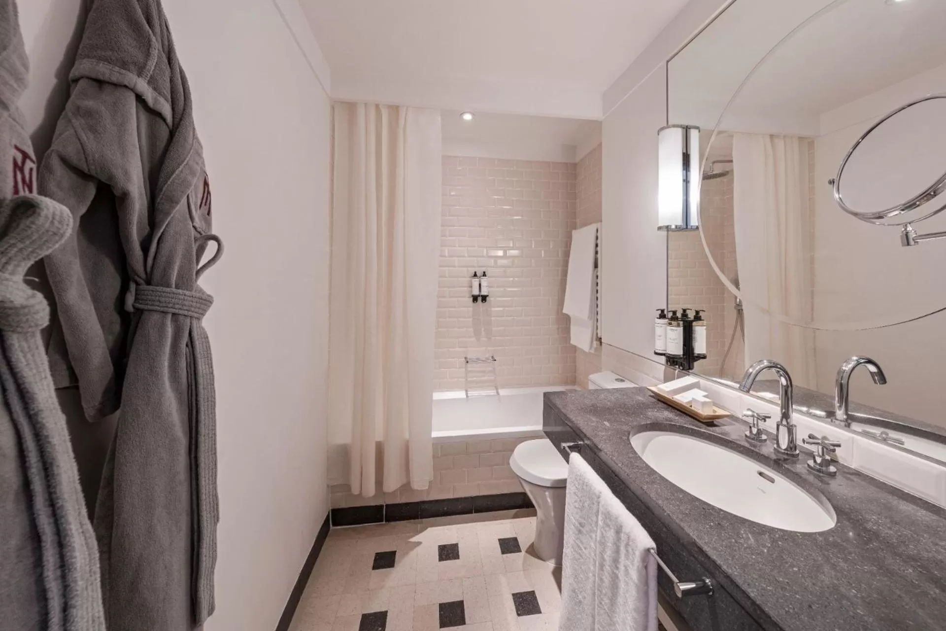 Bathroom in Terra Nostra Garden Hotel