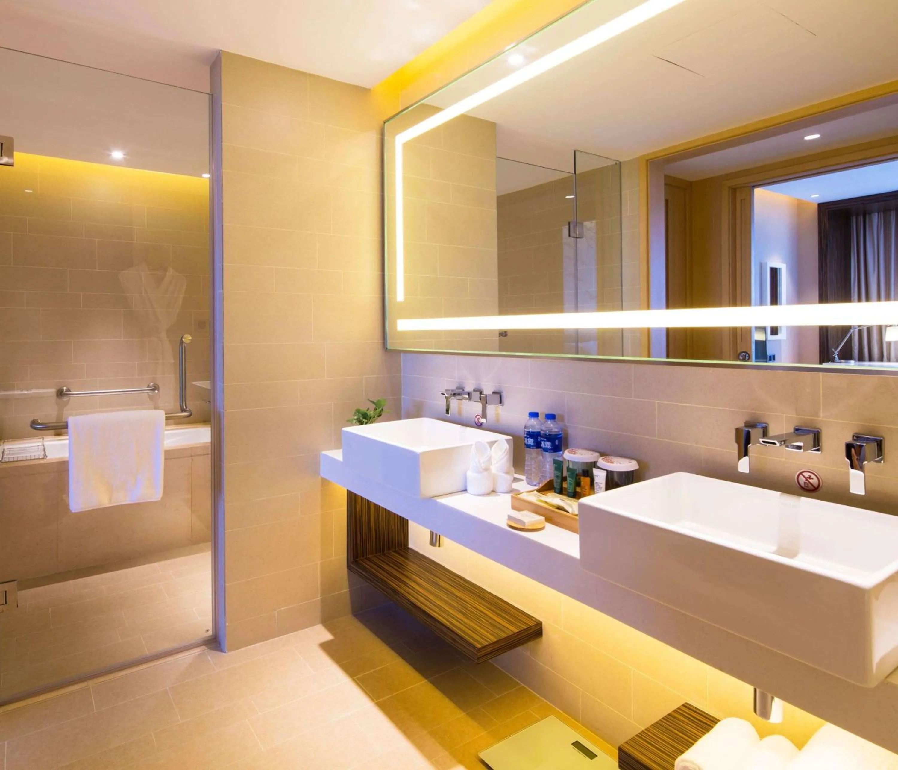 Bathroom in Hilton Garden Inn Xi'an High-Tech Zone
