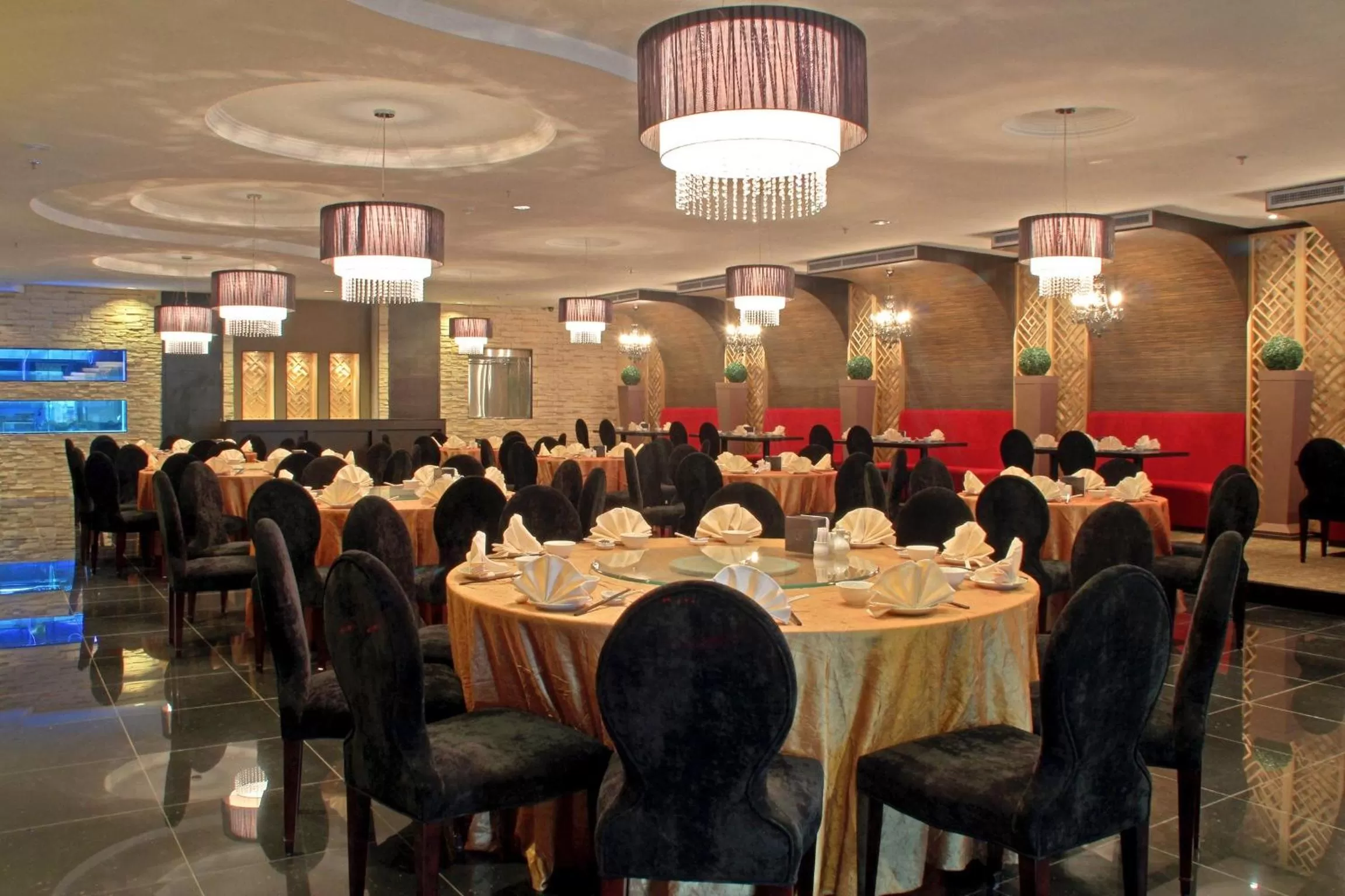 Restaurant/places to eat in Harmoni One Convention Hotel and Service Apartments
