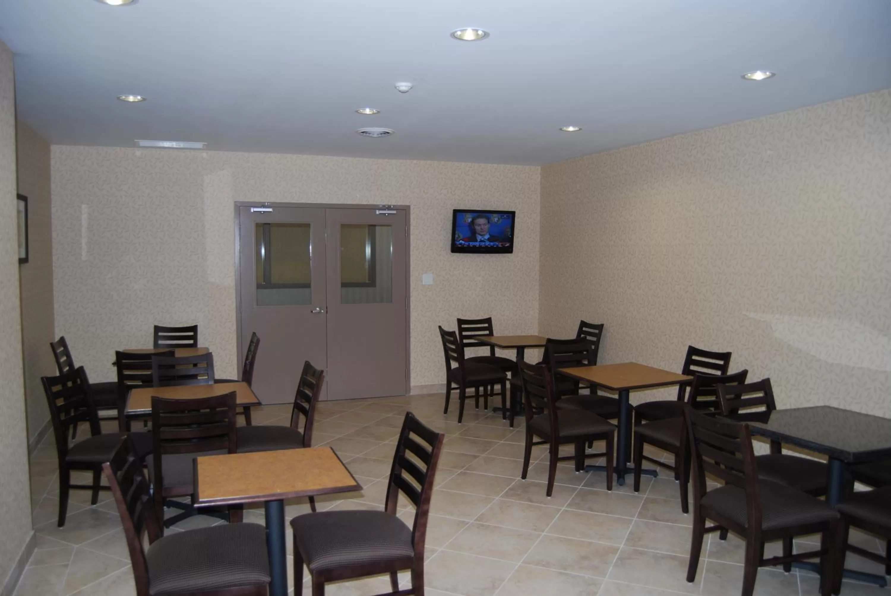 Restaurant/places to eat in Days Inn by Wyndham Brampton