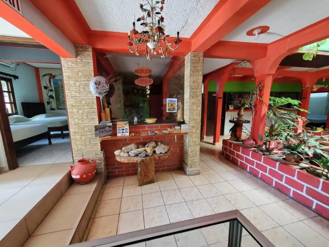 Hotel & Hostal Yaxkin Copan