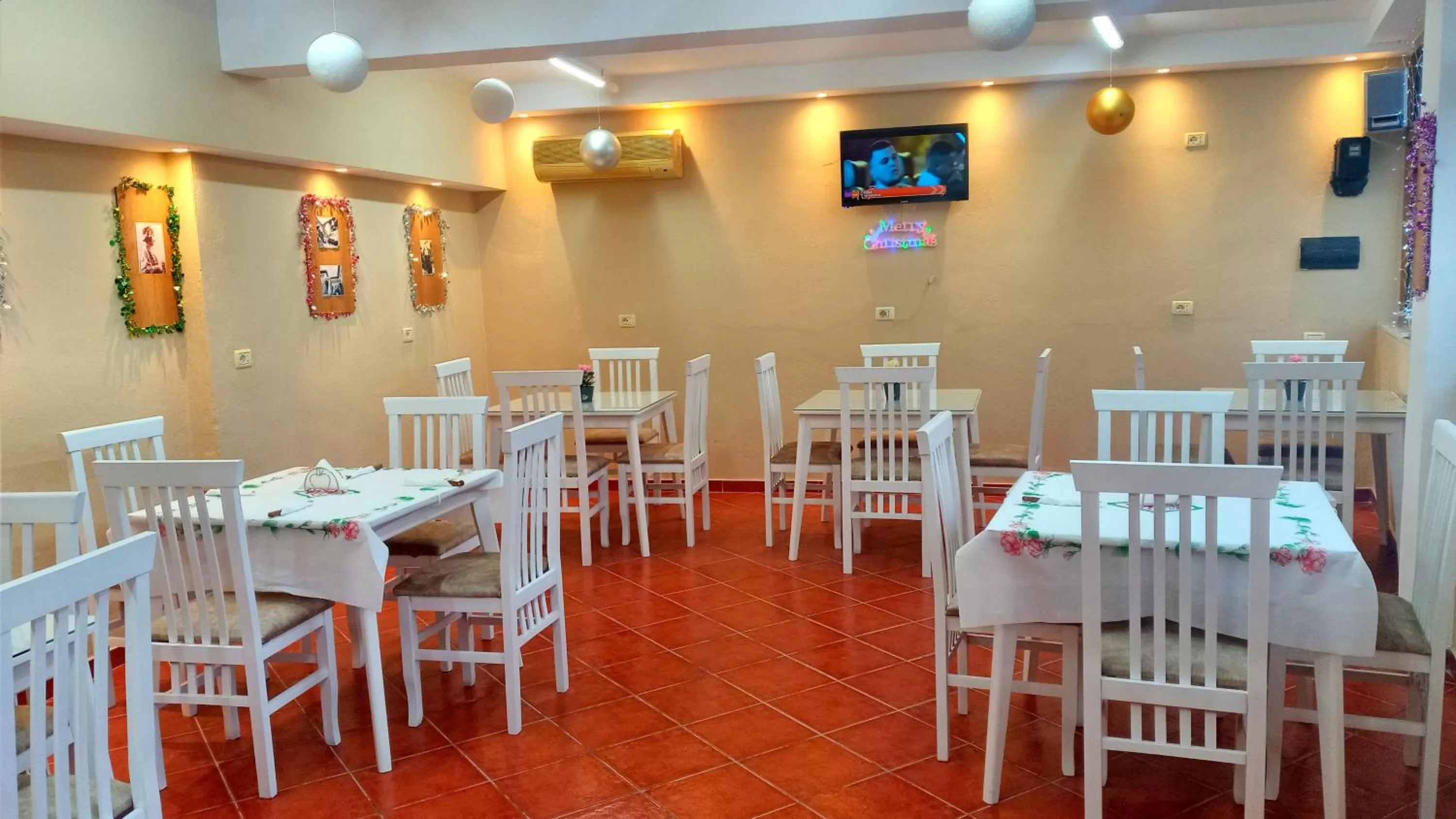 Restaurant/Places to Eat in Hotel Bebej Tradicional